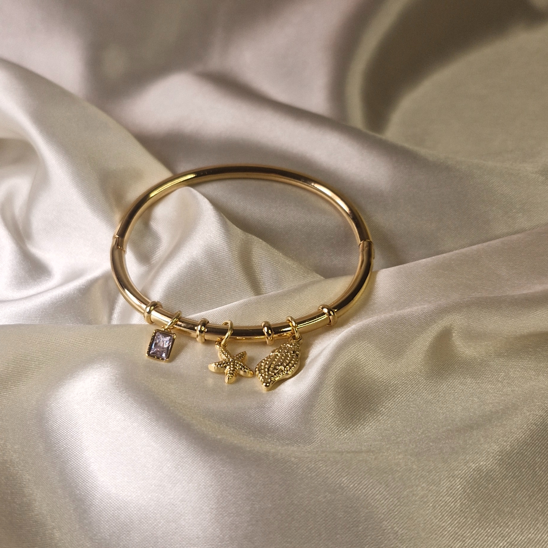 Seashore Charm Gold Bracelet