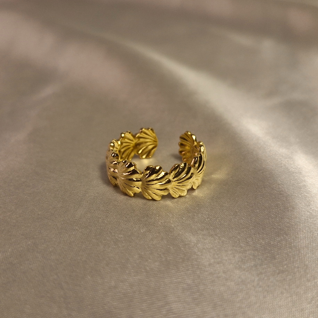 Taru Leaf Ring