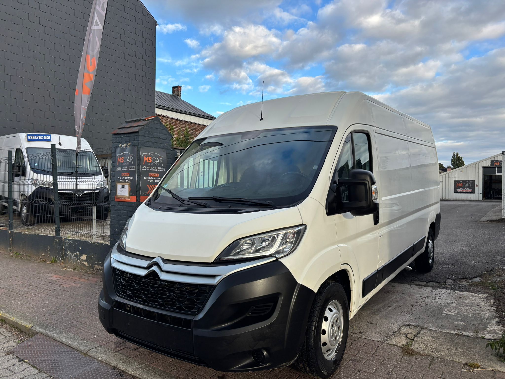 Citroën Jumper 2020 / Euro 6d /  130081 km / Caméra / Clim / Attache-Remorque