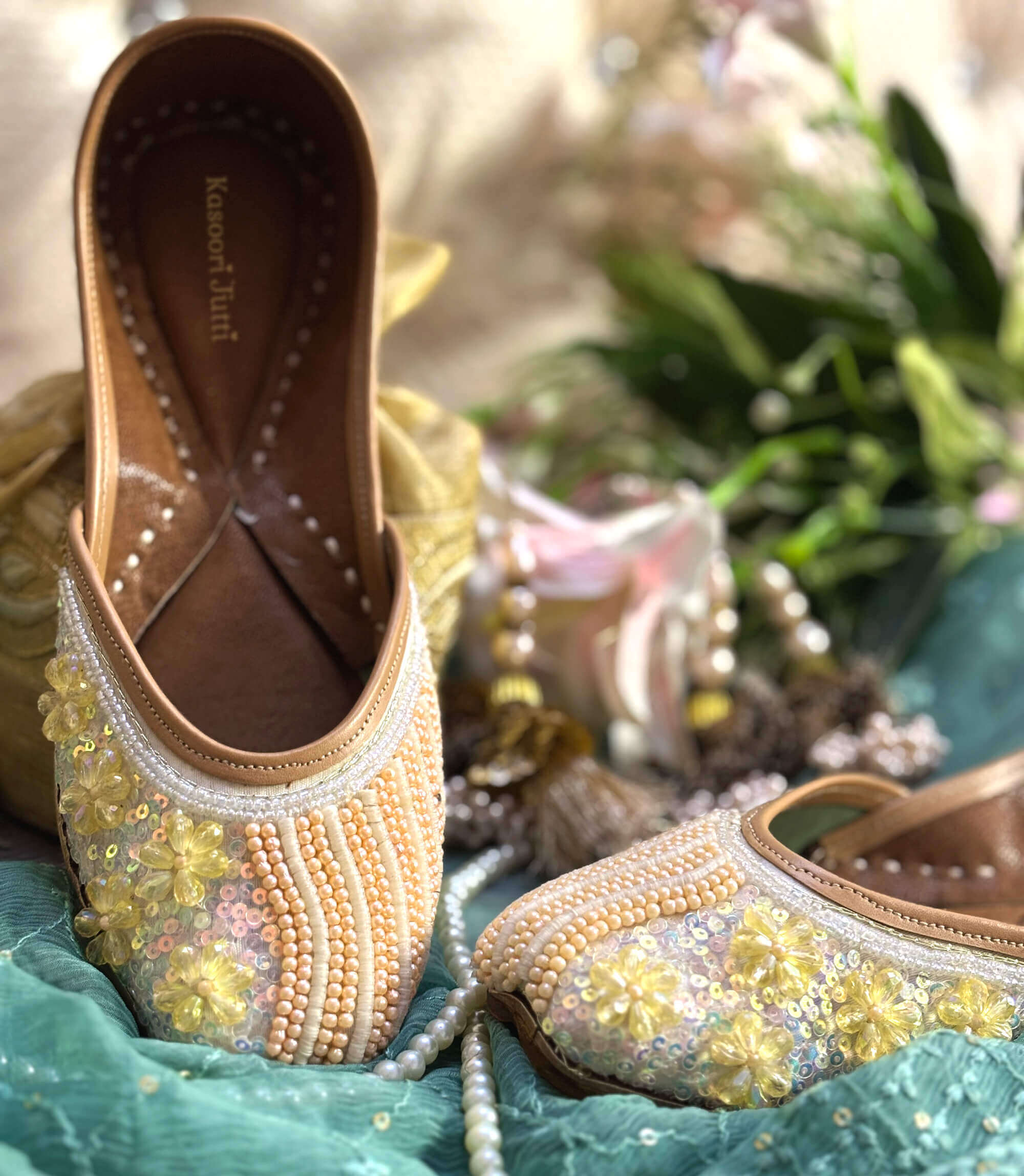 Sunshine Steps - Kareena's Favourite - Amritsari Jutti