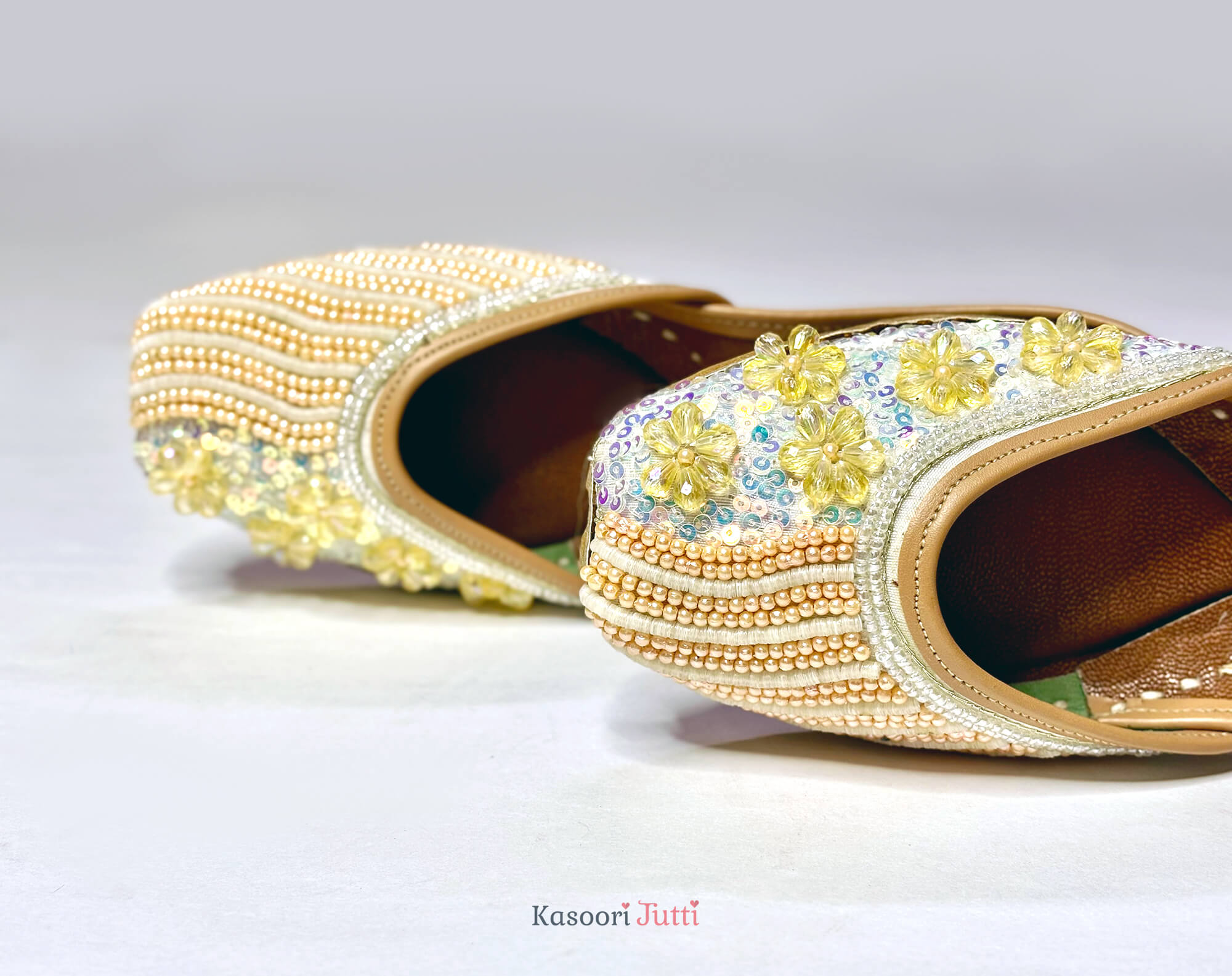 Sunshine Steps - Kareena's Favourite - Amritsari Jutti