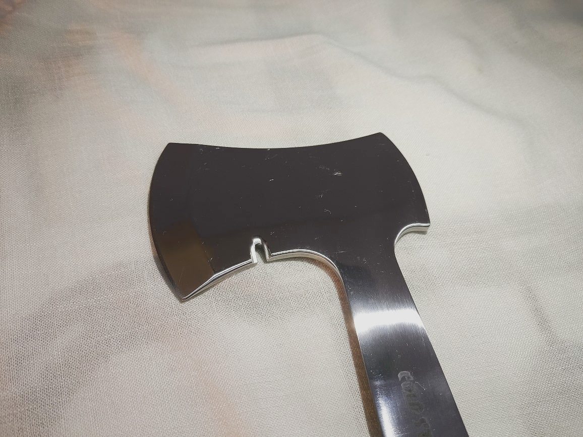 Hacha tactica de acero inox Cold Steel