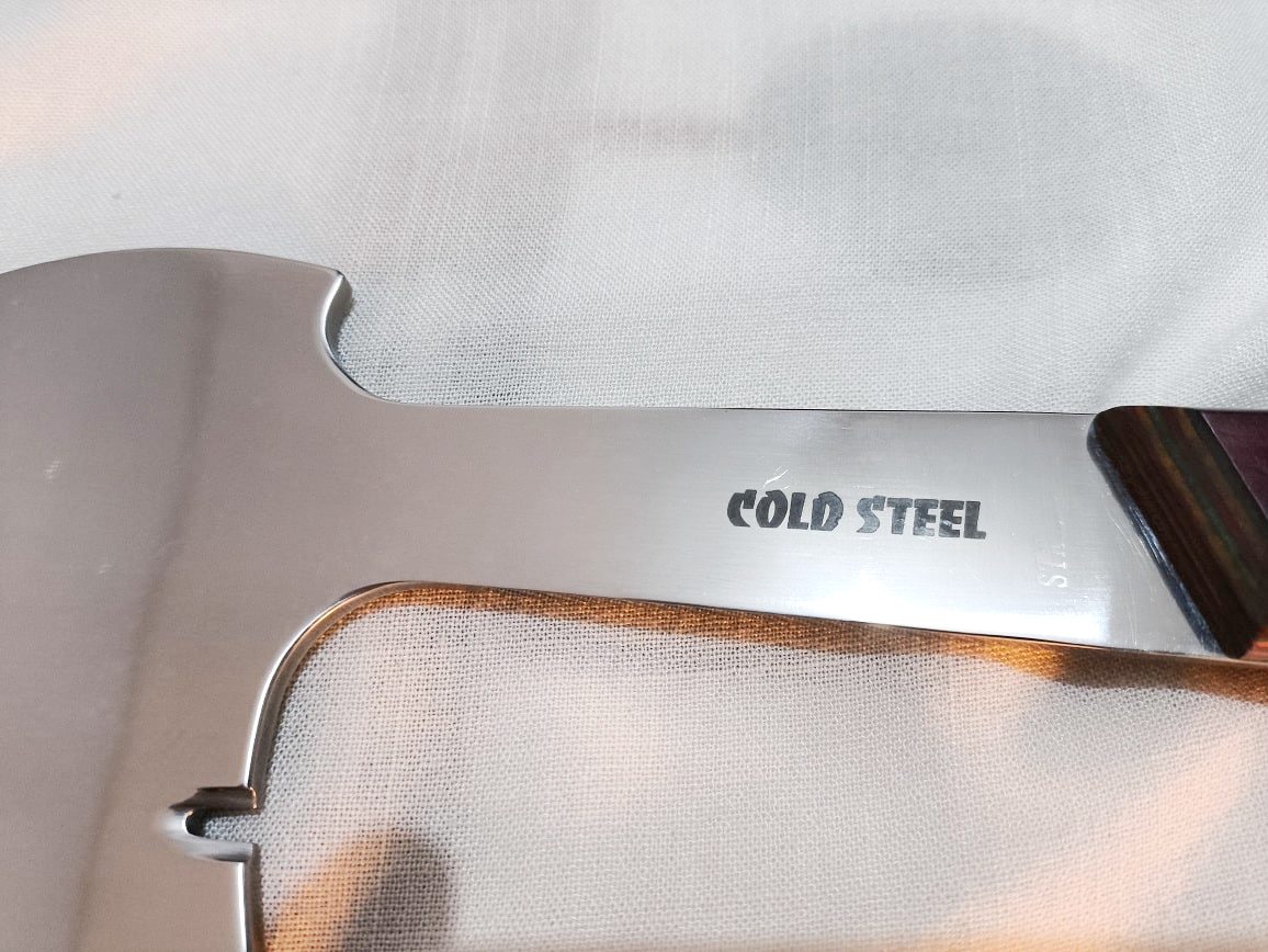 Hacha tactica de acero inox Cold Steel