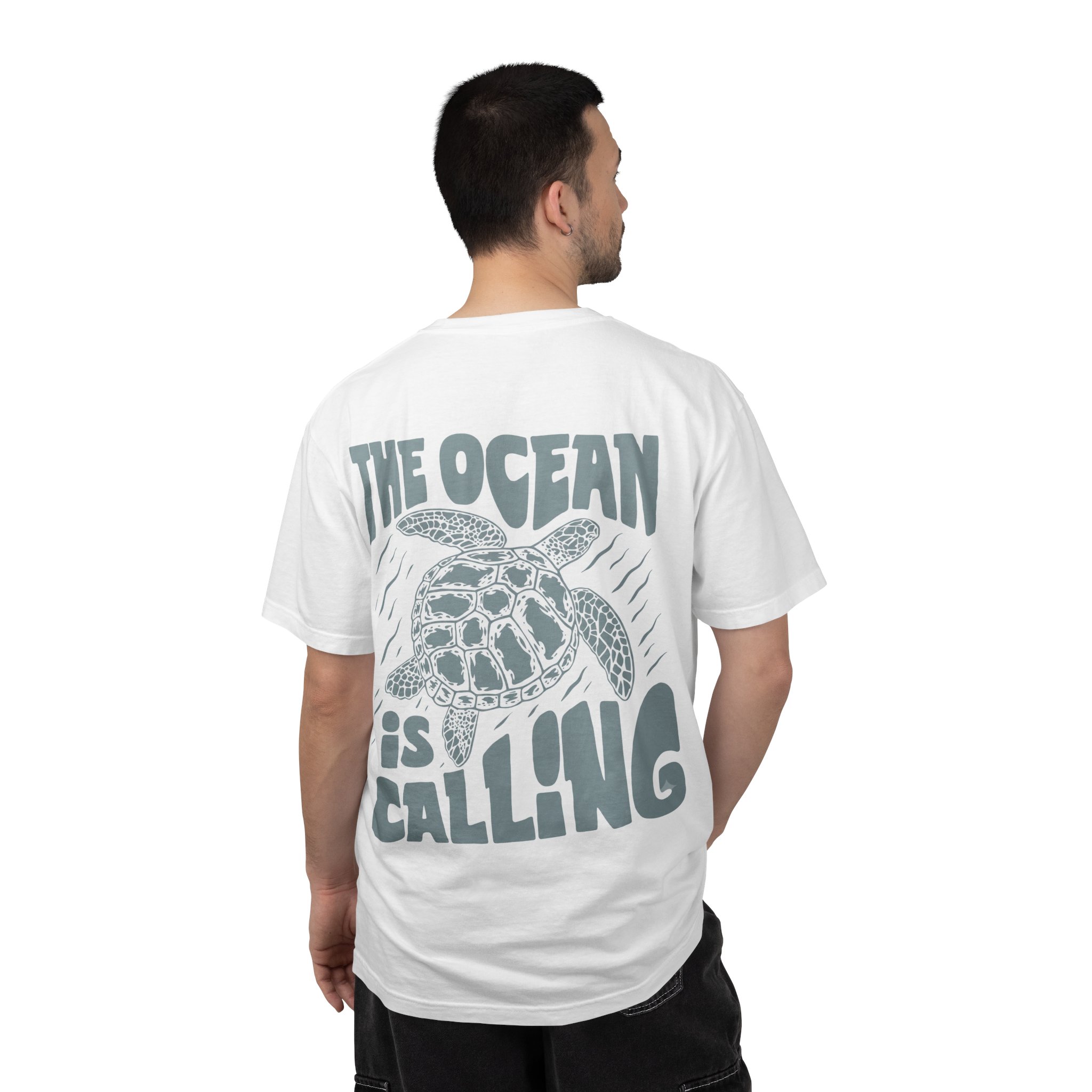T-shirt  THE OCEAN IS CALLING