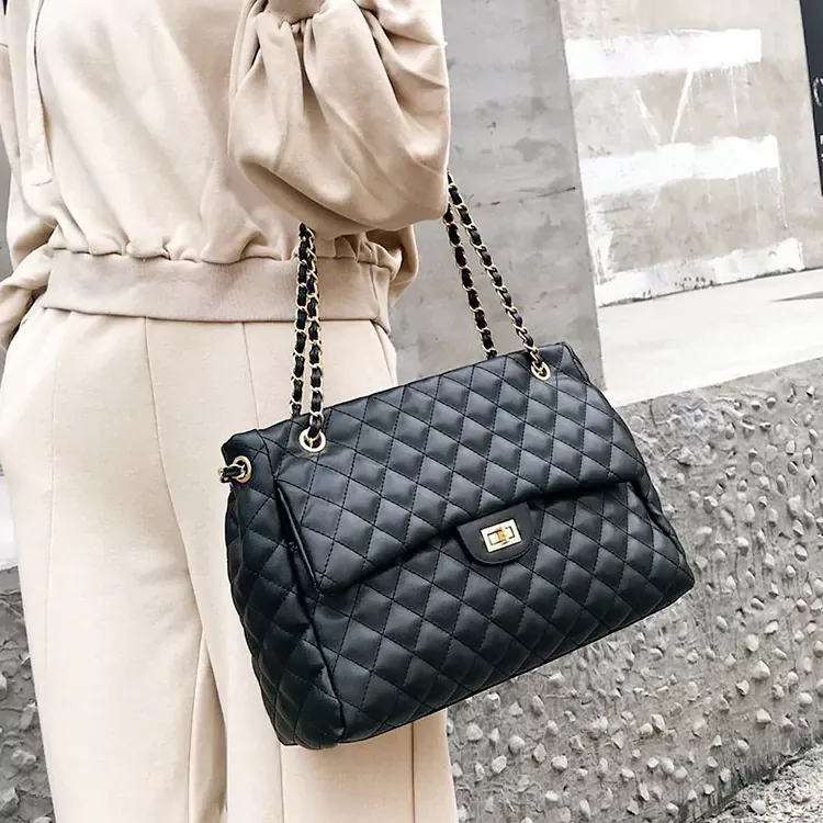 Quilted Chain Shoulder Bag