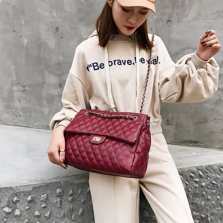 Quilted Chain Shoulder Bag