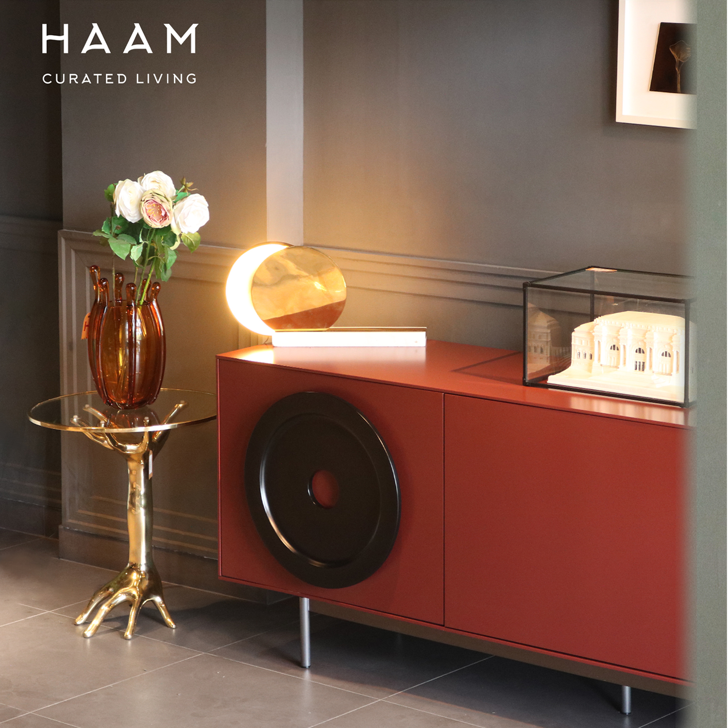 Modulo wall console