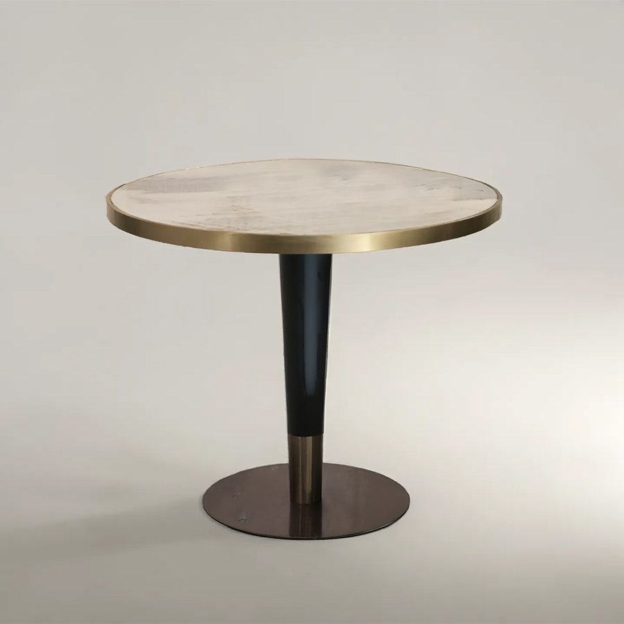 Bracelet table