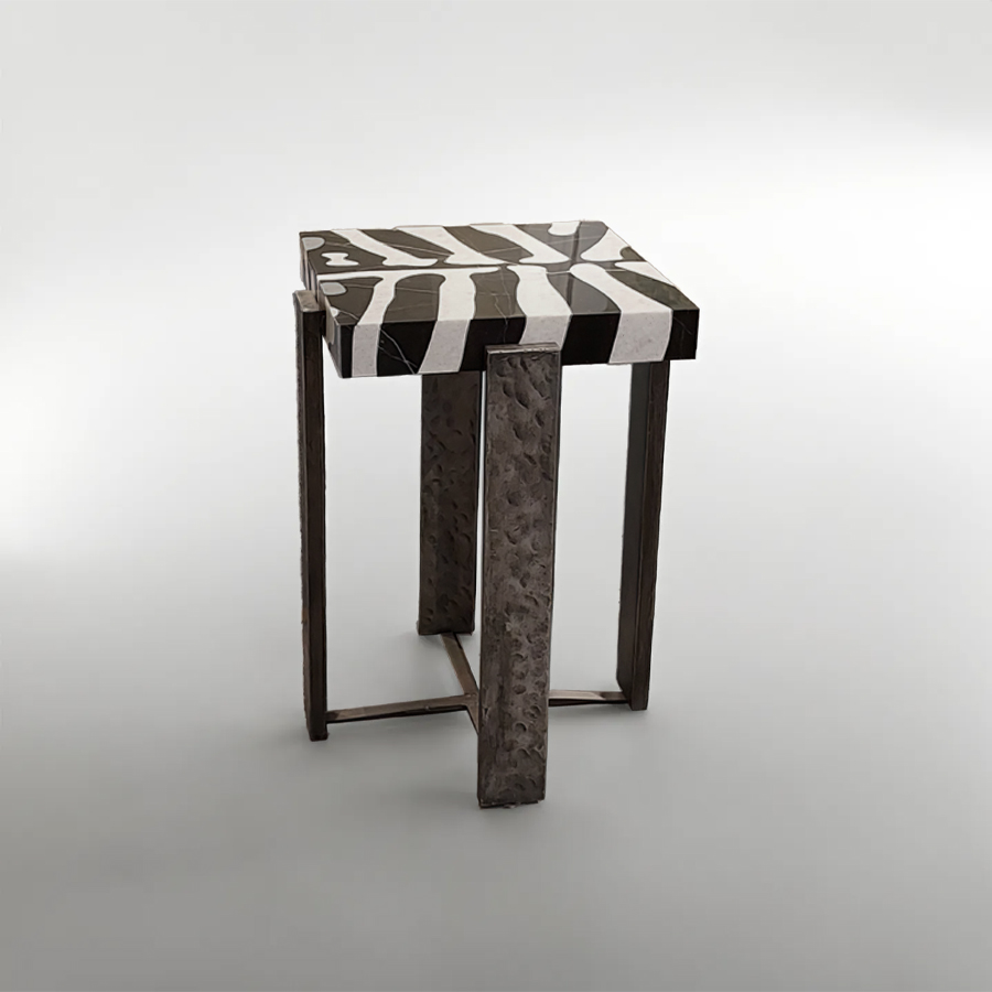 Zebra table