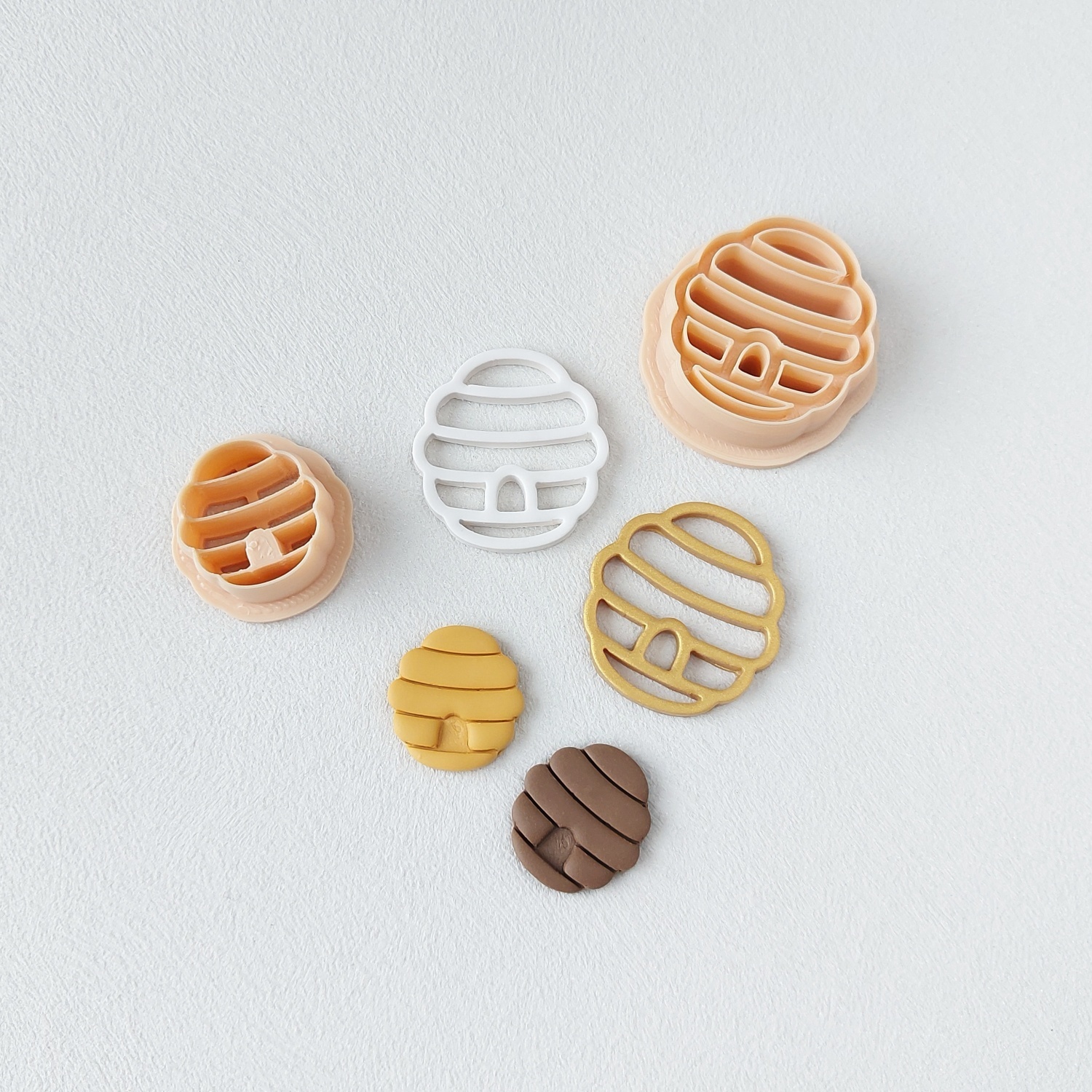 Outline Beehive Clay Cutter 