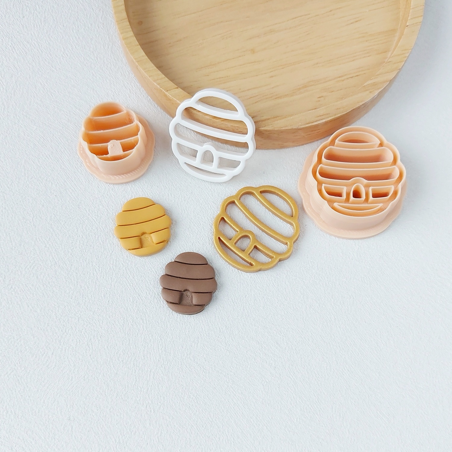 Outline Beehive Clay Cutter 