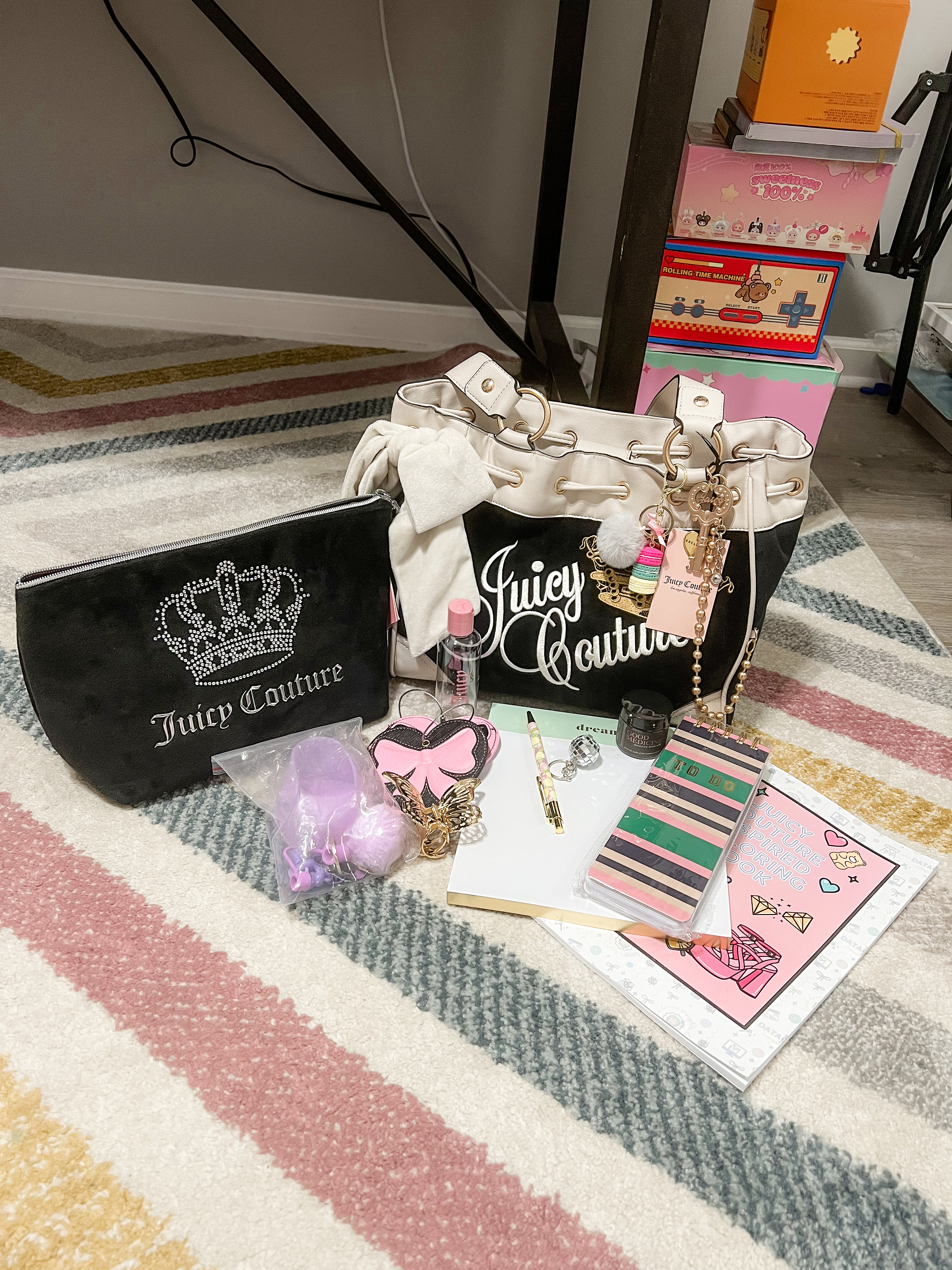 The Royal Noir Key Juicy Couture Daydreamer