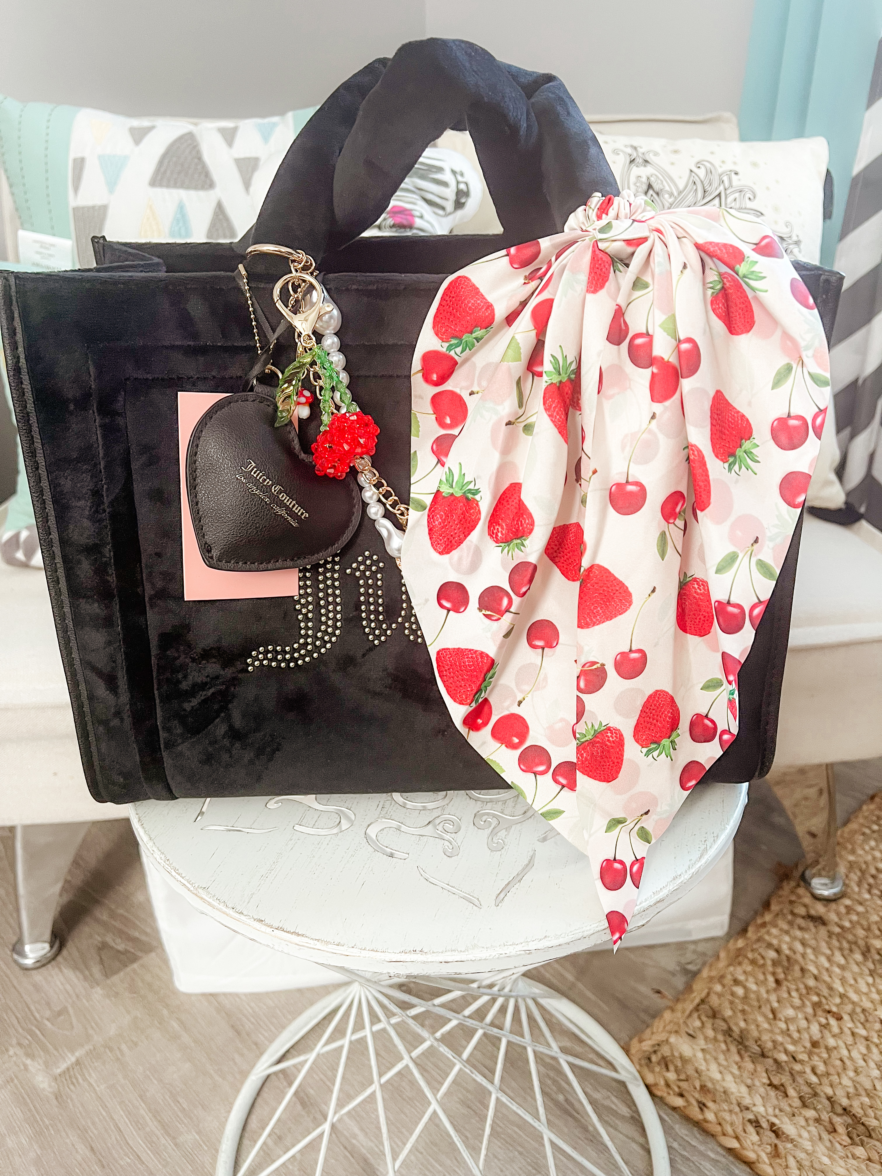 The Velour Vixen Drop – Juicy Couture Daydreamer