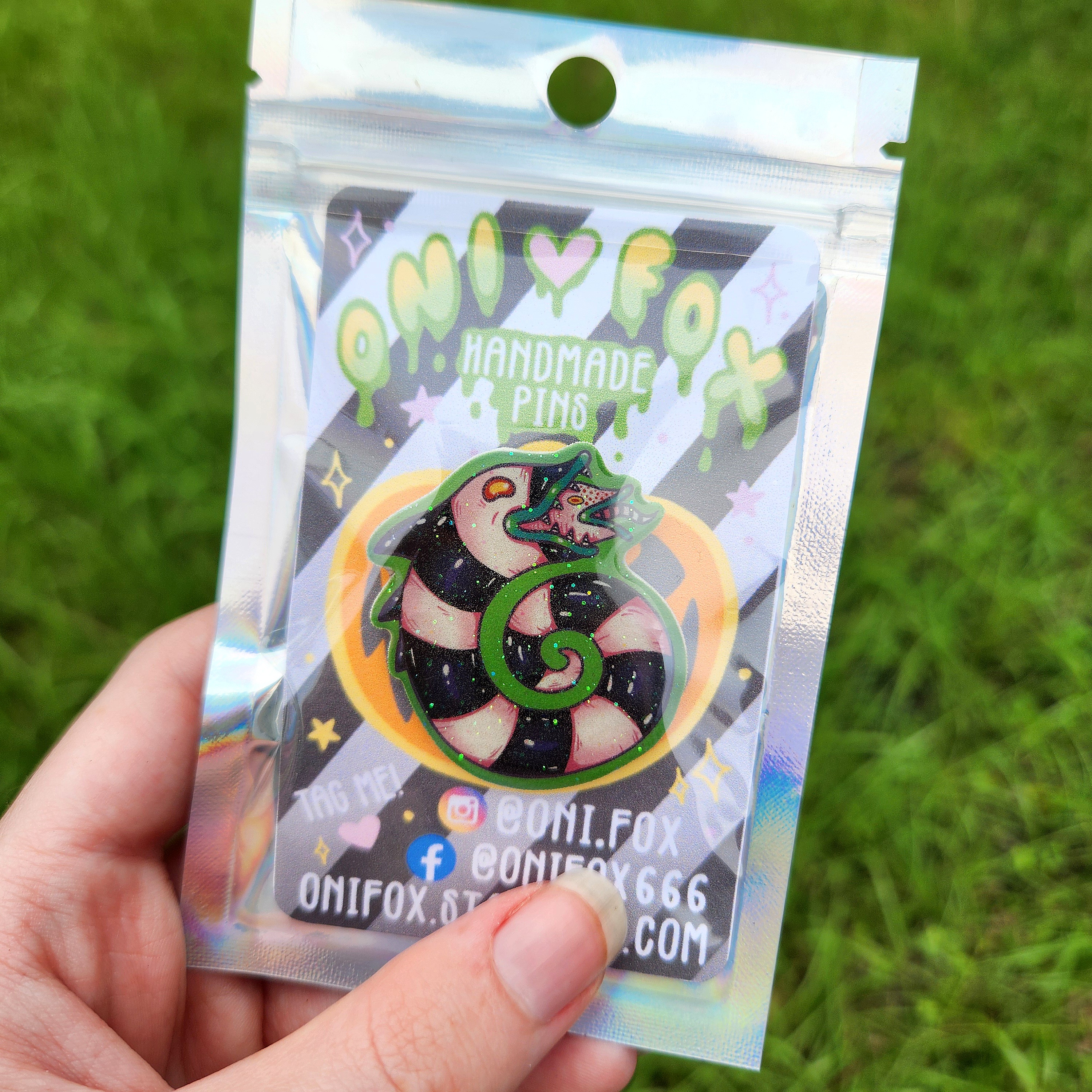 Sandnoodle Pin