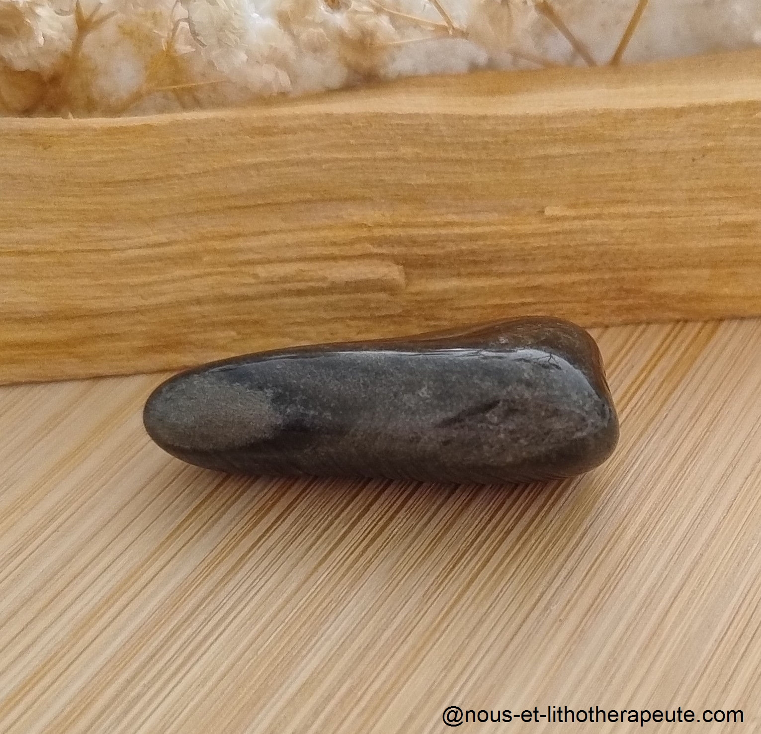 Obsidienne noire dorée