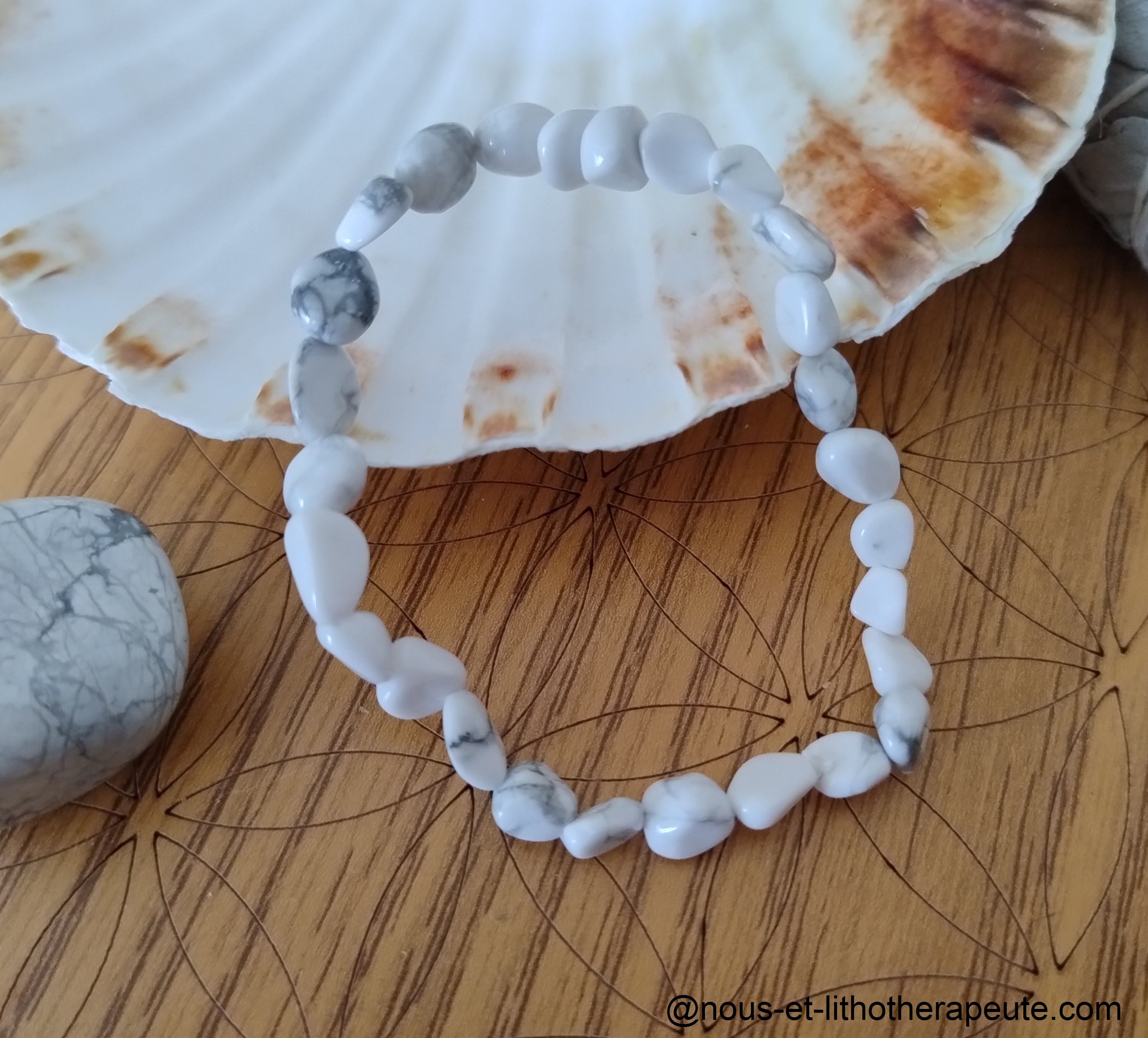 Bracelet pierres roulées Howlite blanche
