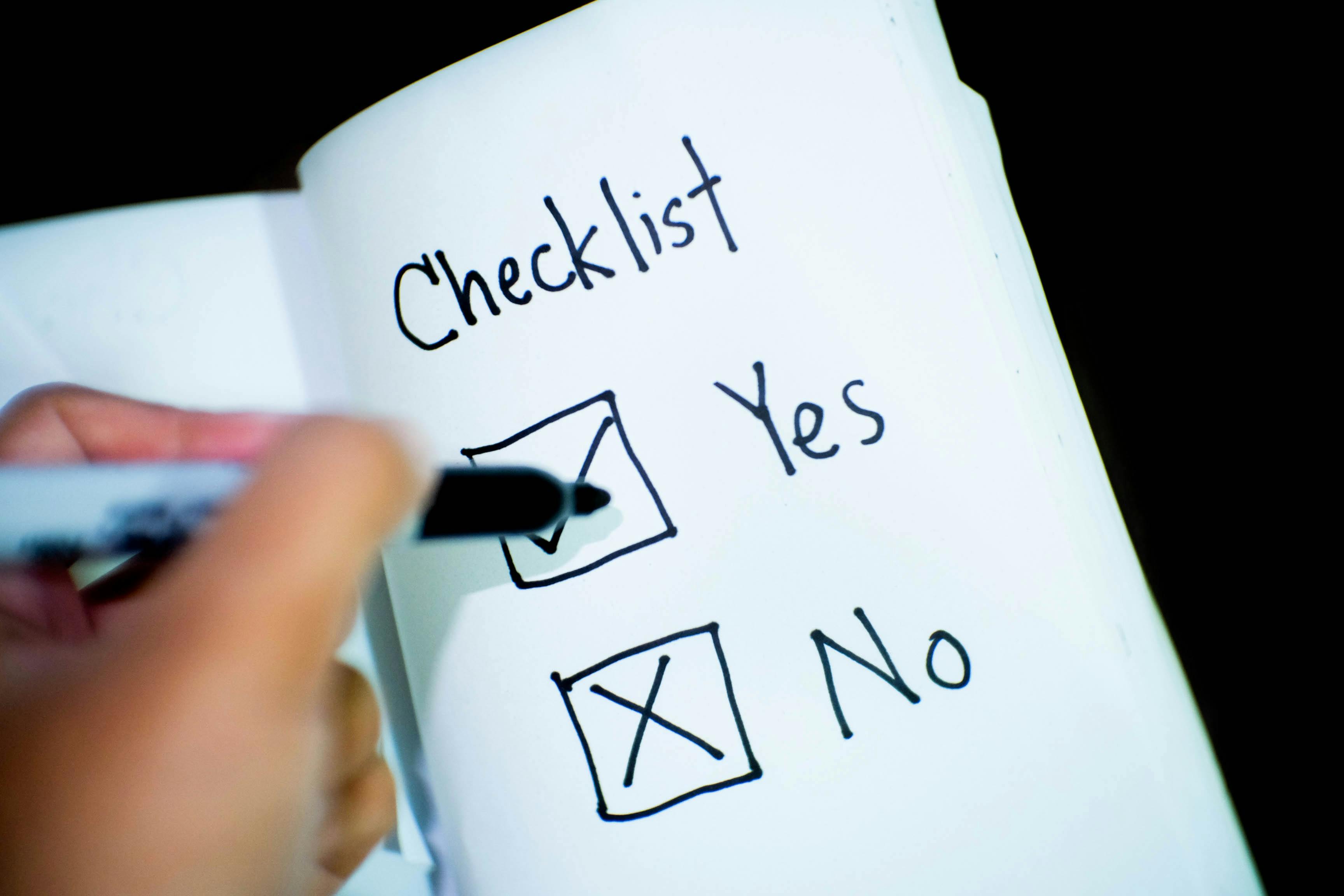 FREE Legal & Compliance Essentials Checklist /Toolkit
