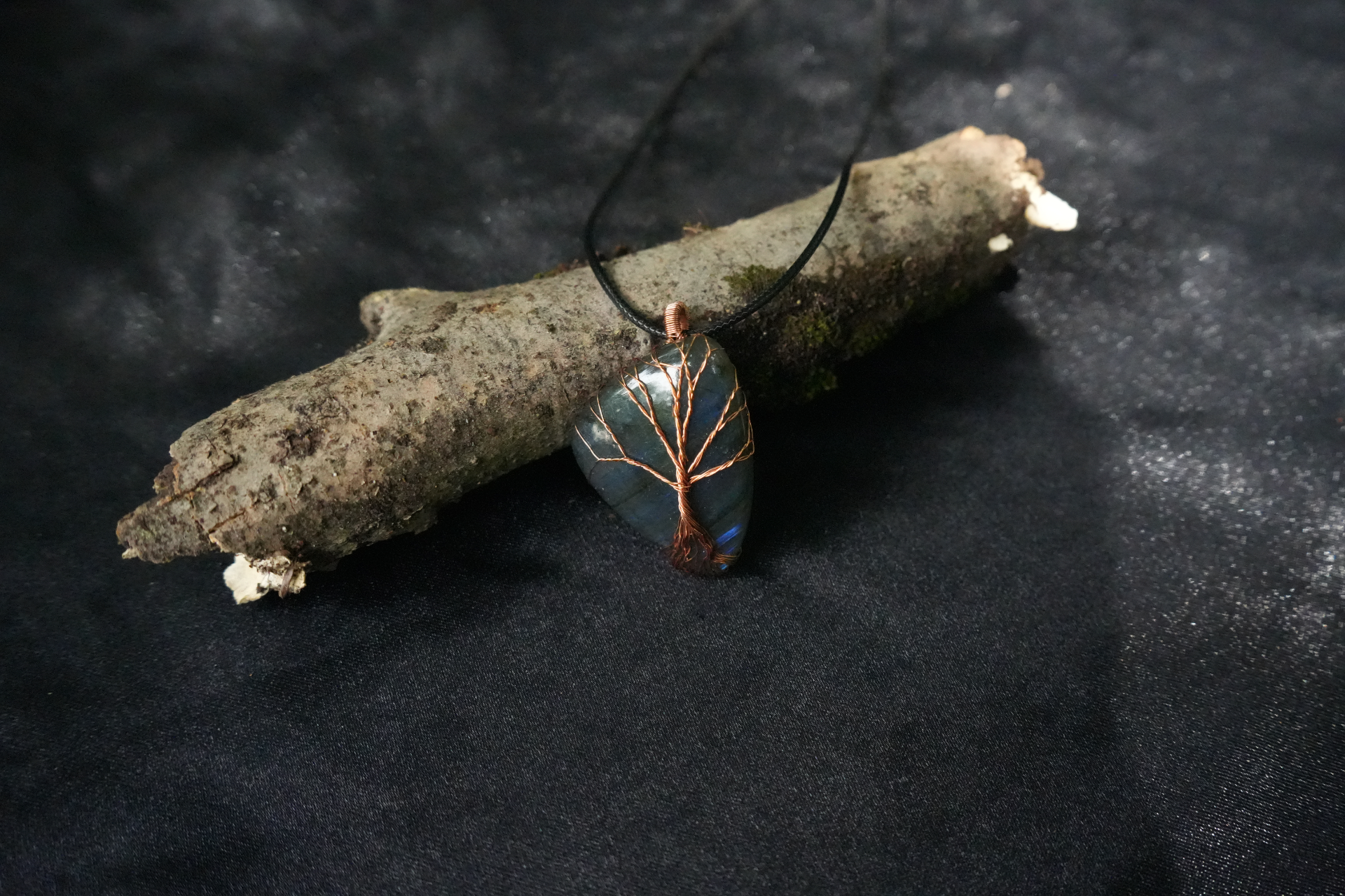 Copper Wire Tree of Life Labradorite Stone Pendant