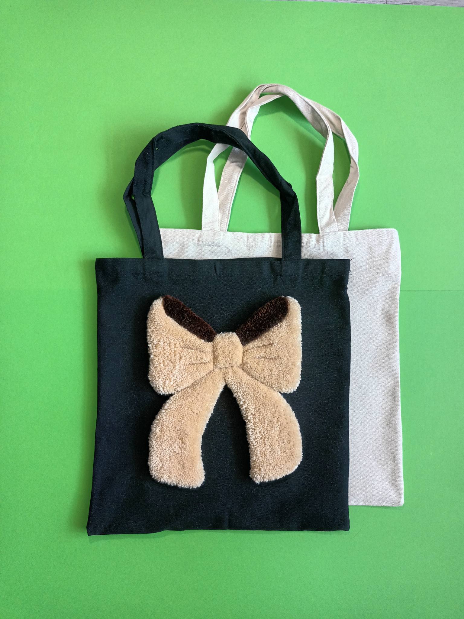 Bow Beige Applique