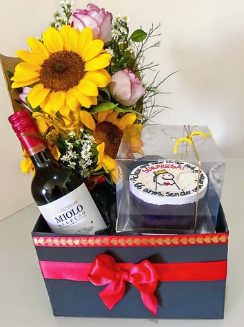 Box Bolo, Vinho e Flores
