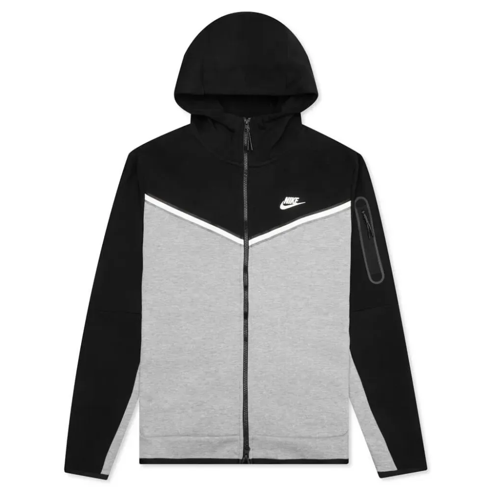 Conjunto Nike Tech Fleece “Black and gray“