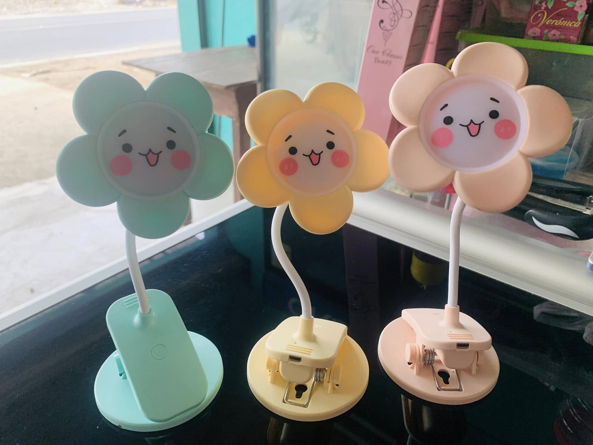 LAMPARA CON CLIP P/ESCRITORIO FLOR