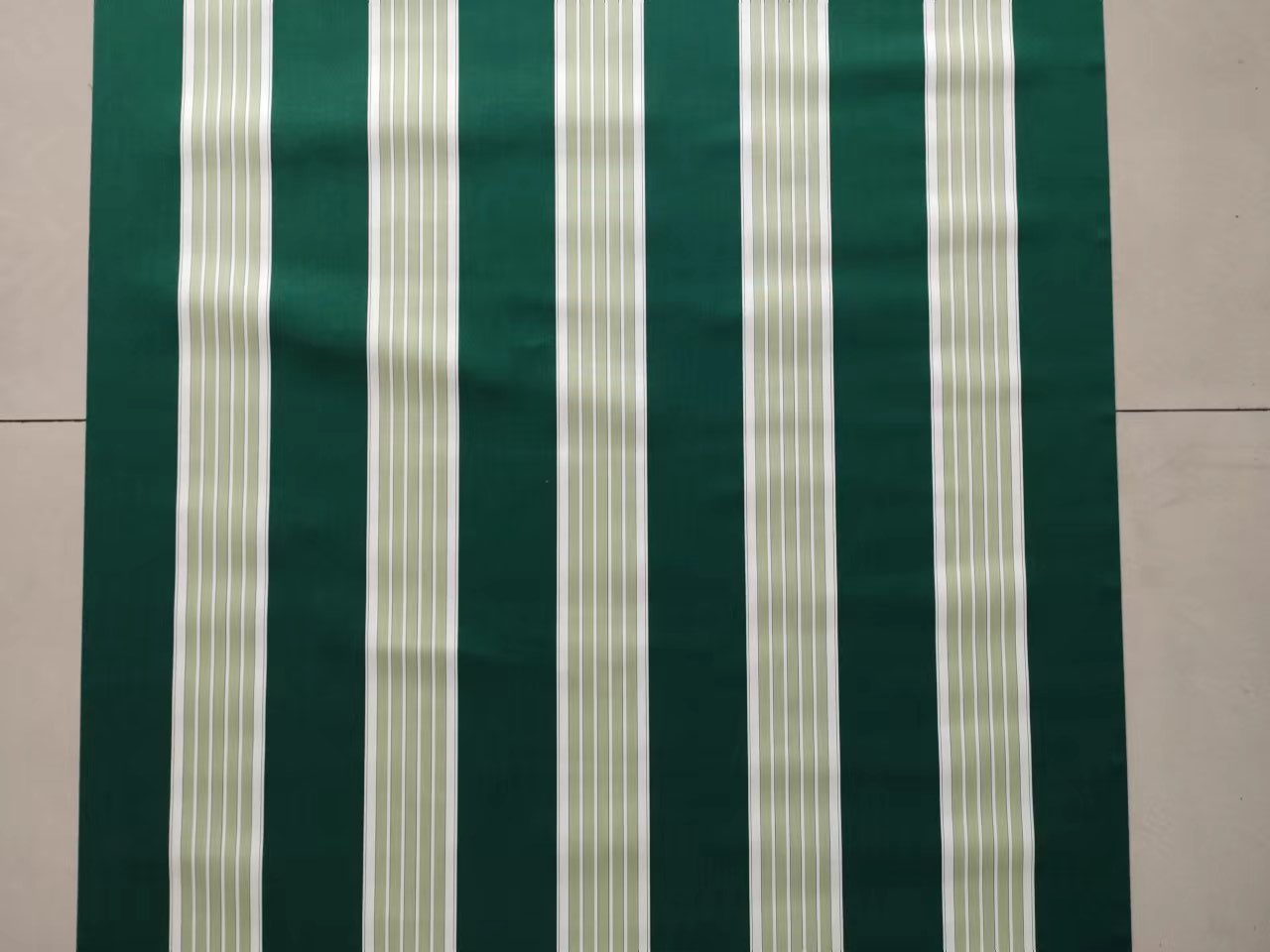 3120Sunseashell Solution dyed acrylic fabric Striped Green and White Rug