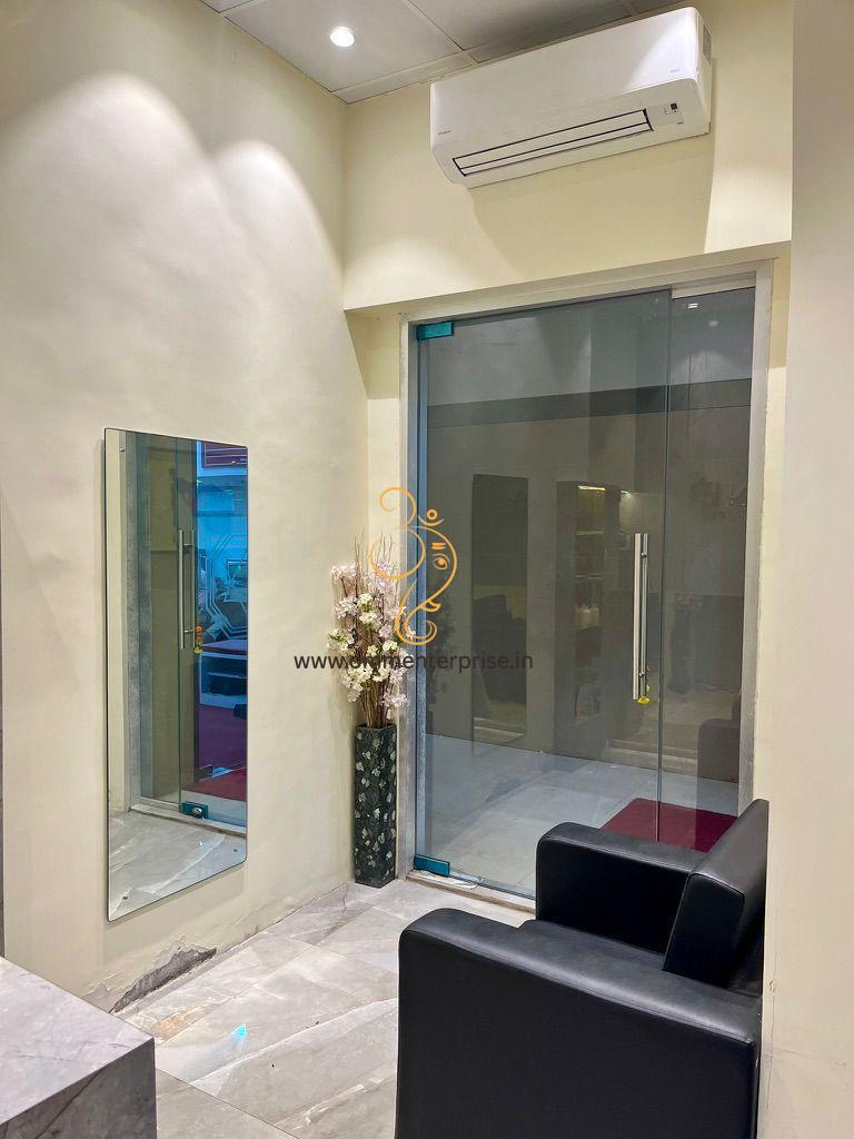 2750 sq. ft Fully Furnished Office Space near Lower Parel Station in 'A' Grade Building