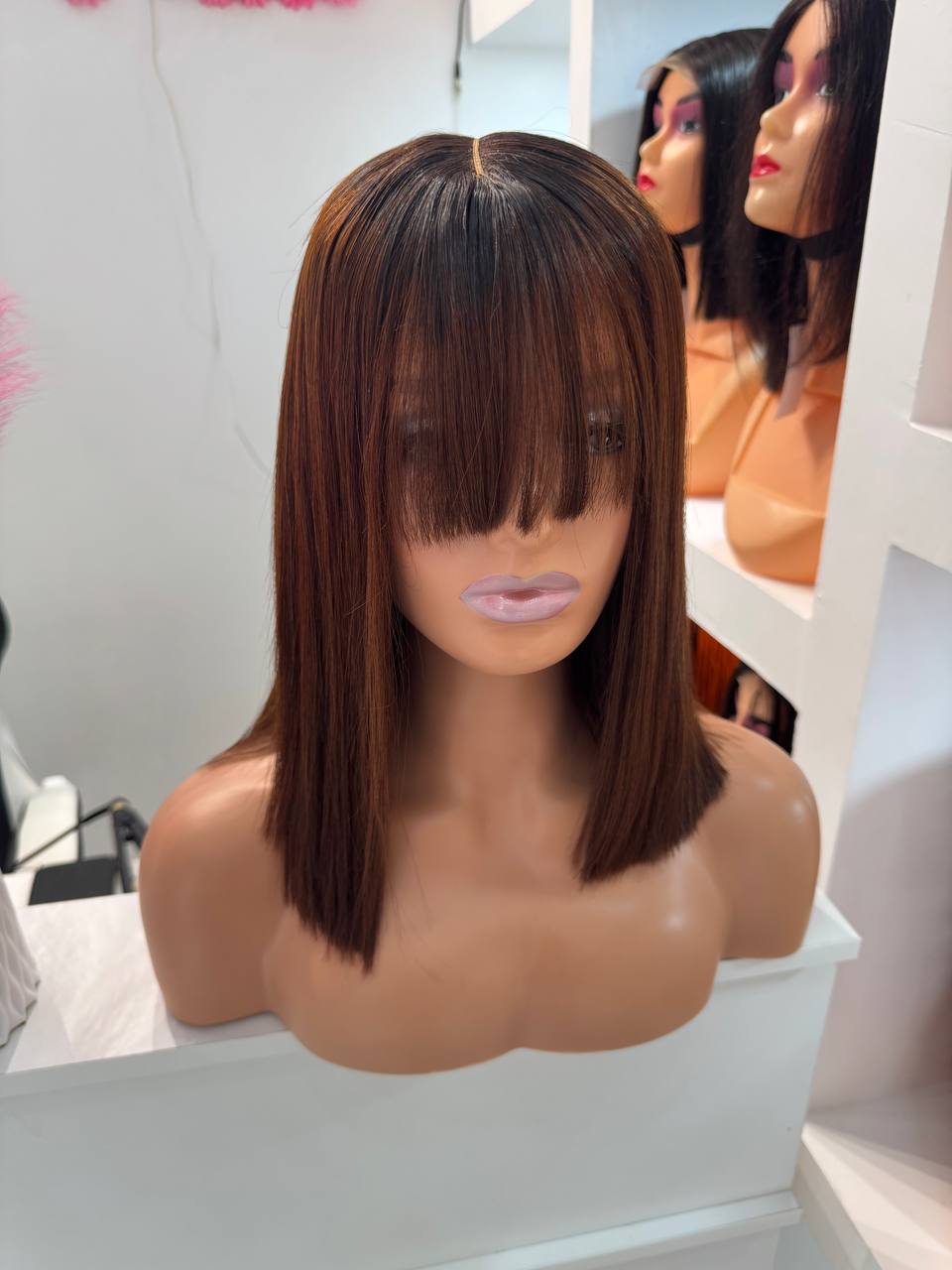 Perruque Bob mi-long brun Vietnamienne avec Frange