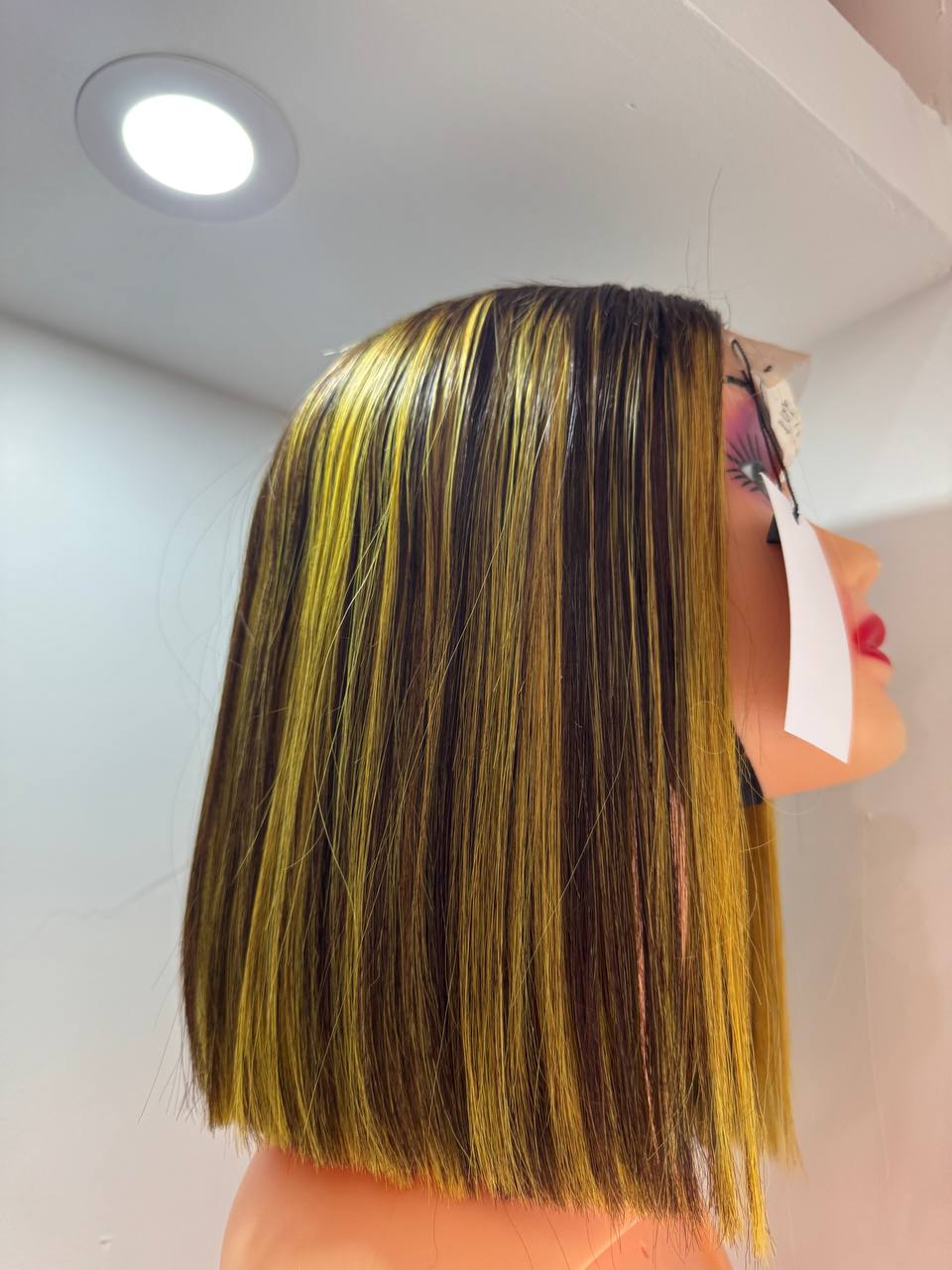 Perruque bob lisse bicolore Vietnamienne