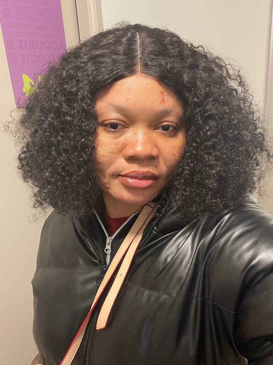 Perruque brésilienne bouclée courte avec Closure 2X6