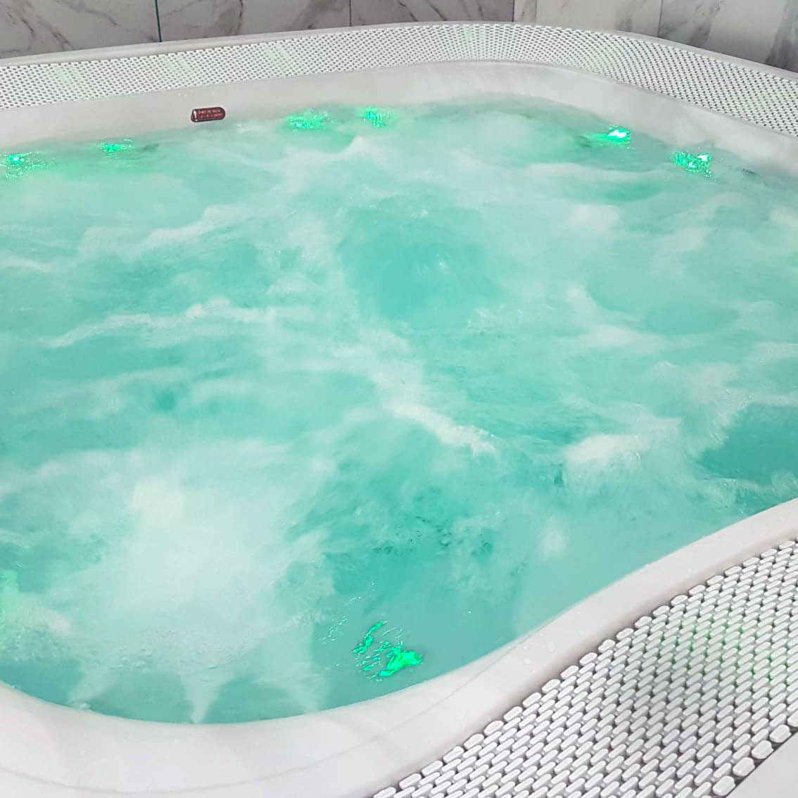 Jaccuzi Party : 7 personnes maximum 2 heures