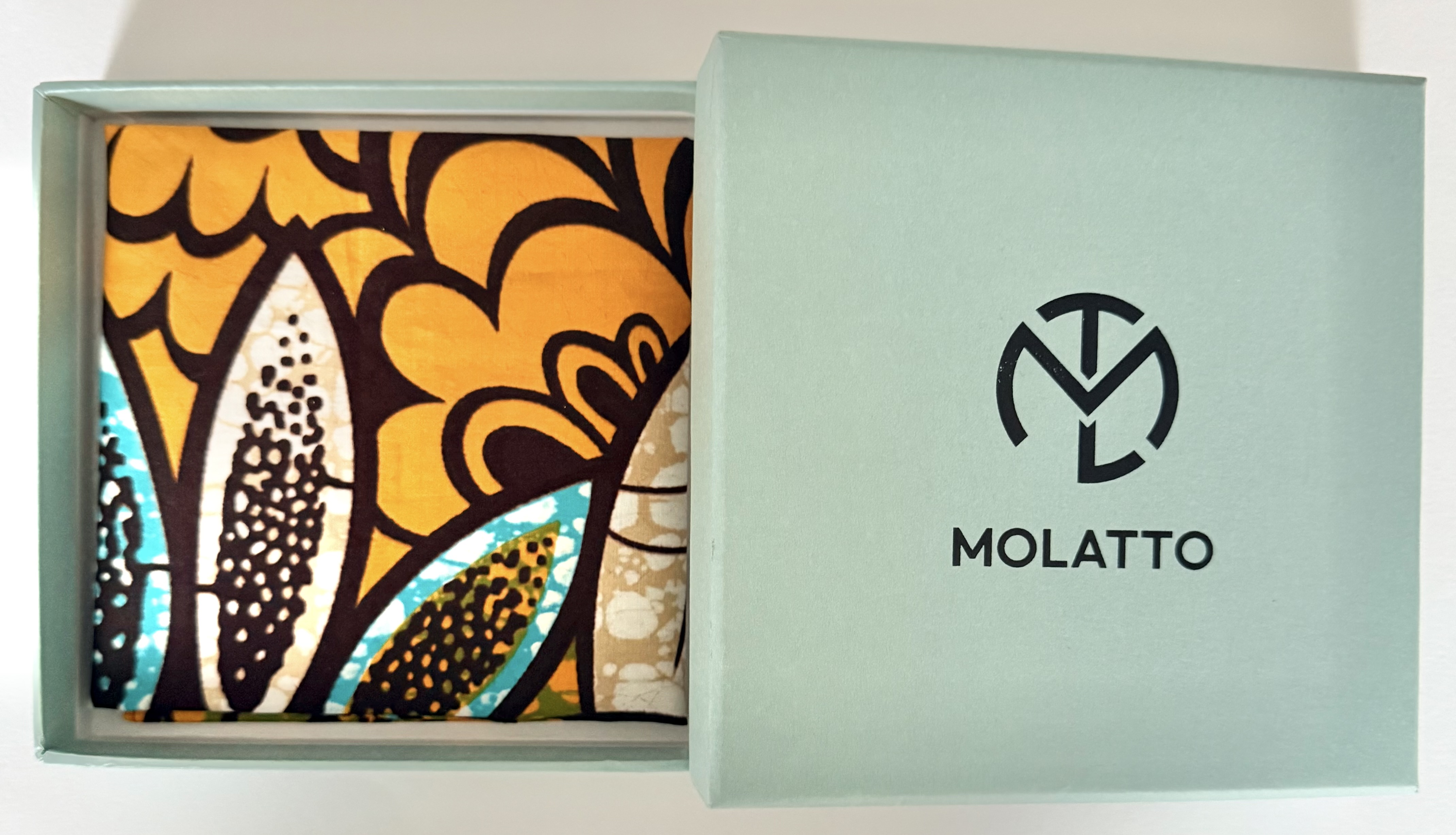 Pochette coton en Super Wax – L’élégance qui ose la couleur