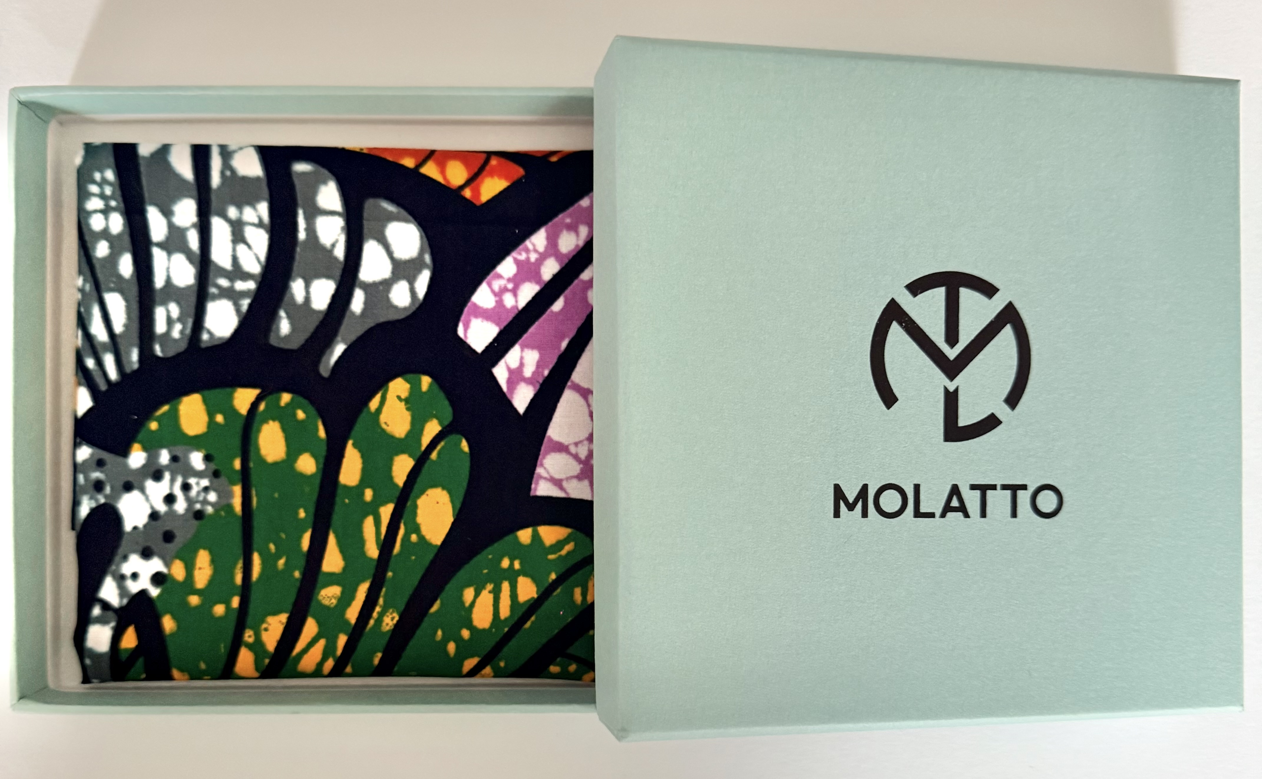 Pochette coton en Super Wax – L’élégance qui ose la couleur