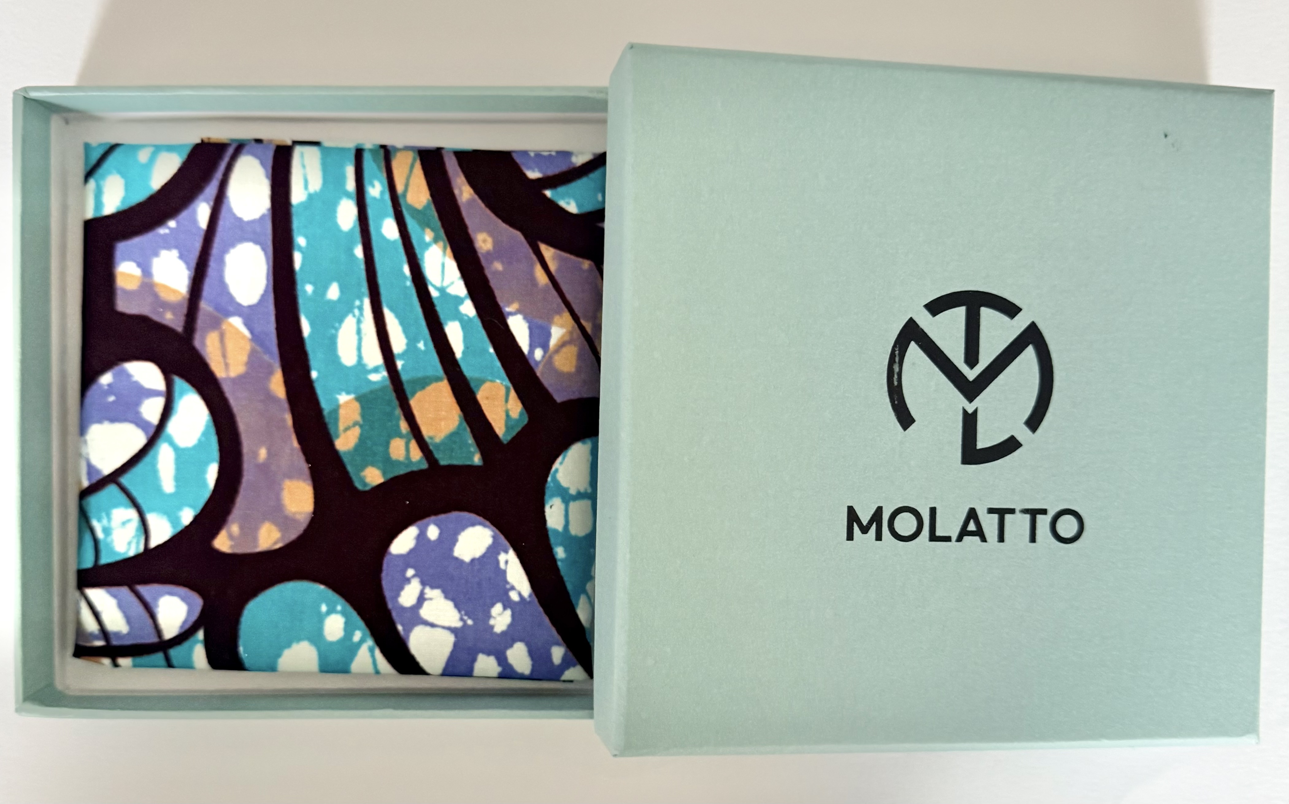 Pochette coton en Super Wax – L’élégance qui ose la couleur