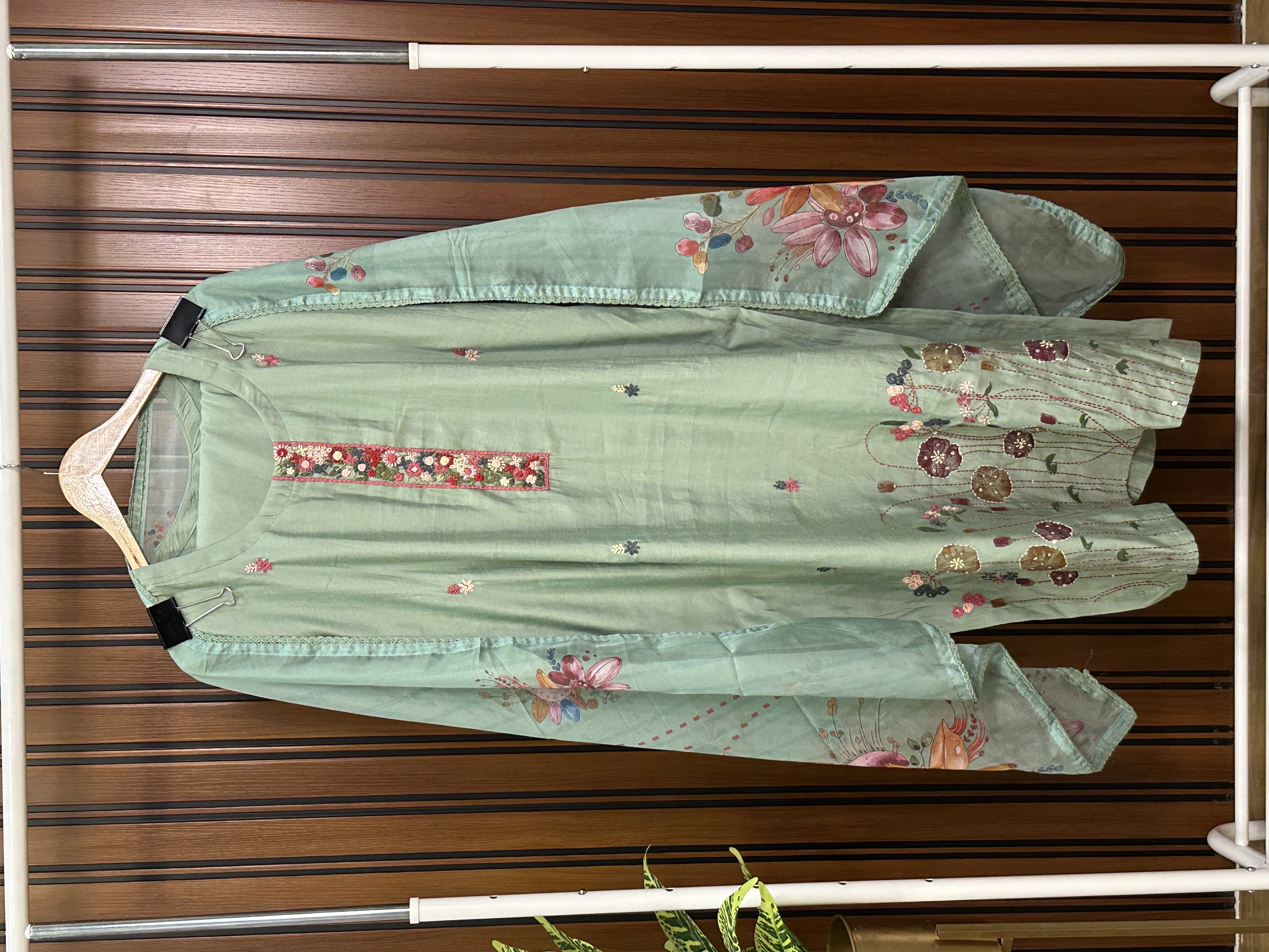 PLUS SIZE Green Floral Embroidered Kurta