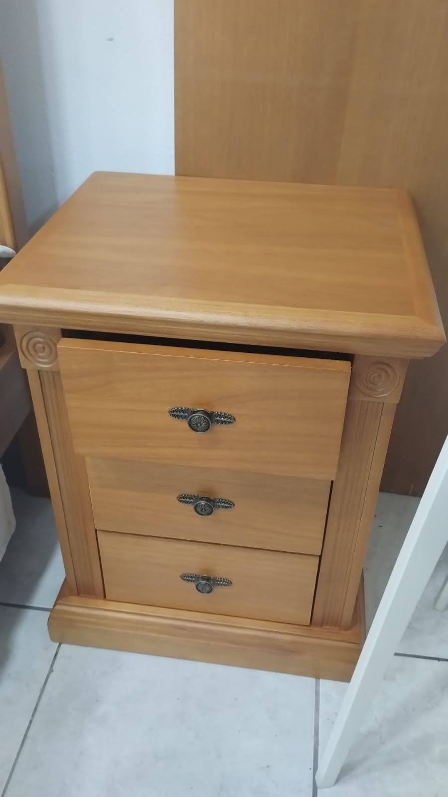 Mesa de cabeceira Napoleão