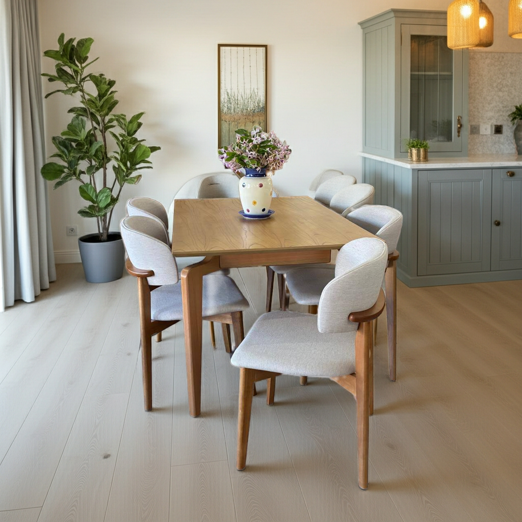 Mesa de jantar de madeira com 6 poltronas