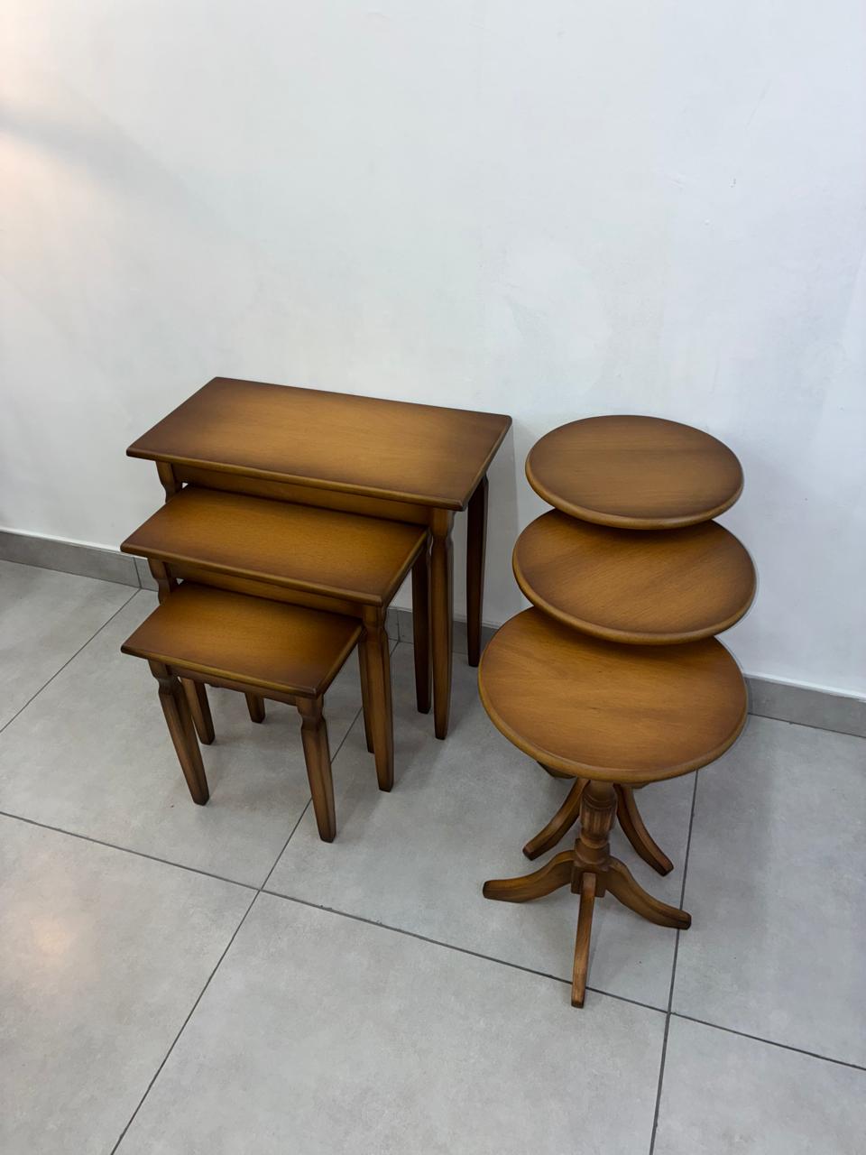 Trio de Mesas laterais de madeira maciça