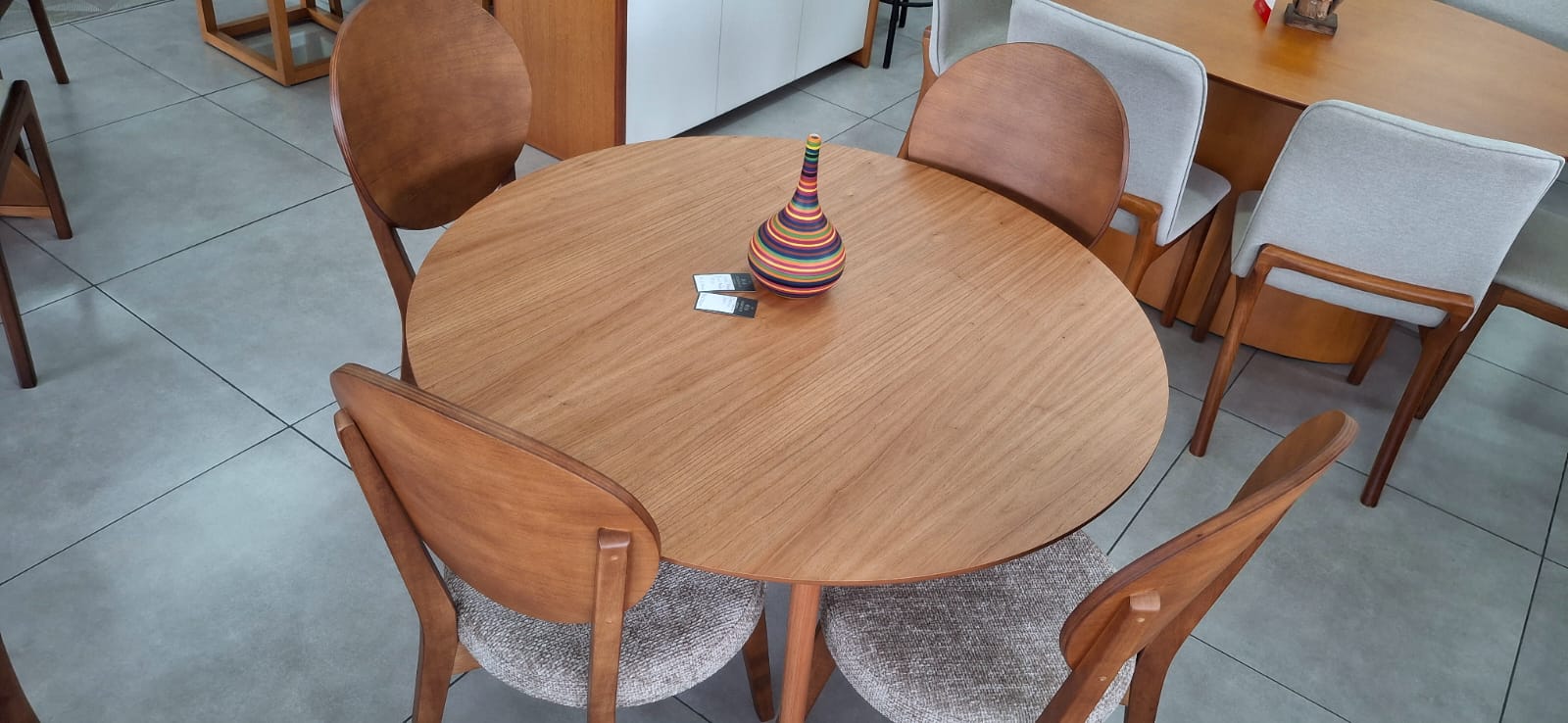 Conjunto de Mesa de Jantar com 4 cadeiras redonda