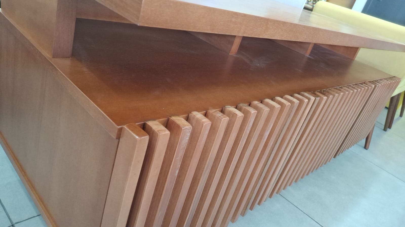 Rack para tv com 3 gavetões de 1,50 x 60 x 40cm