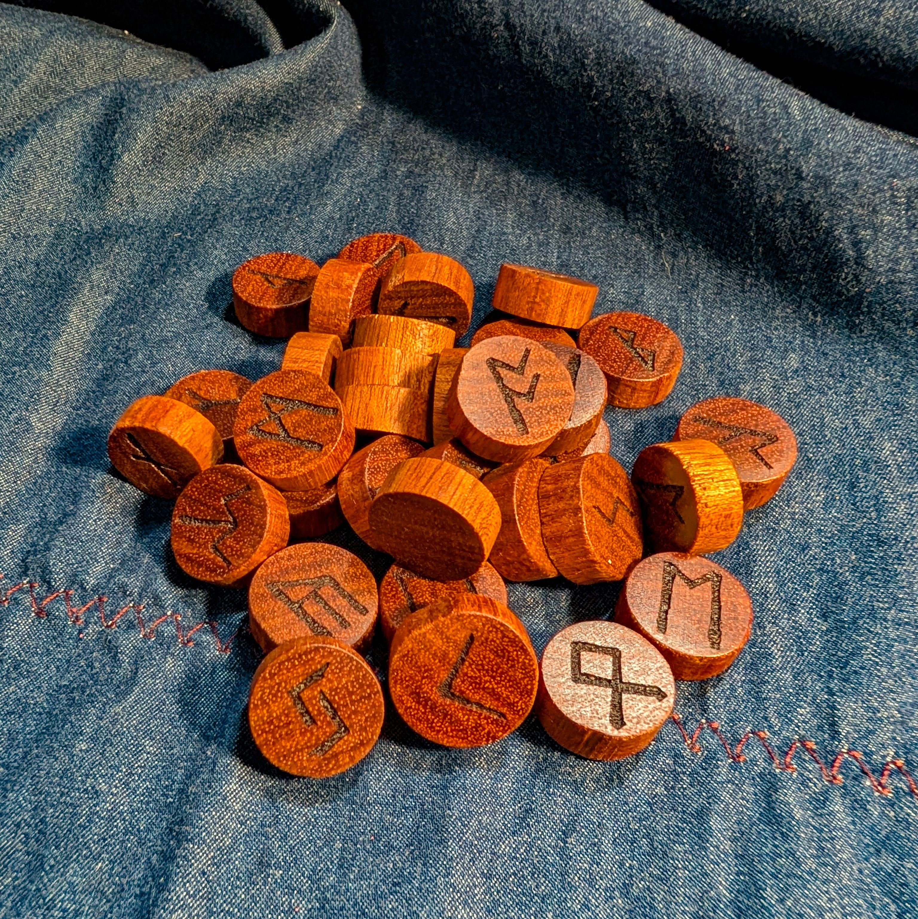 Wooden Rune Set - Bloodwood