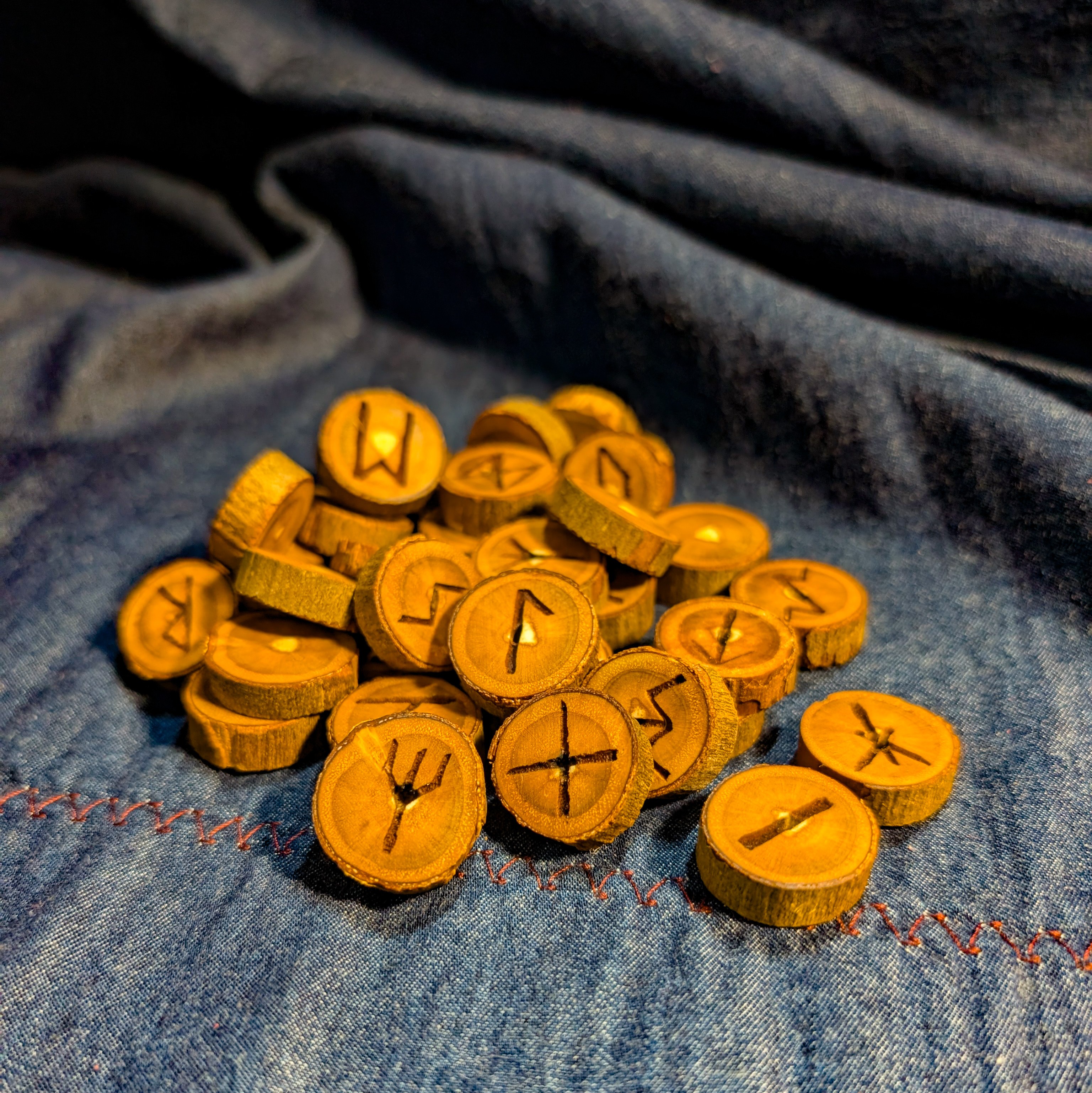 Wooden Rune Set - Honey Locust