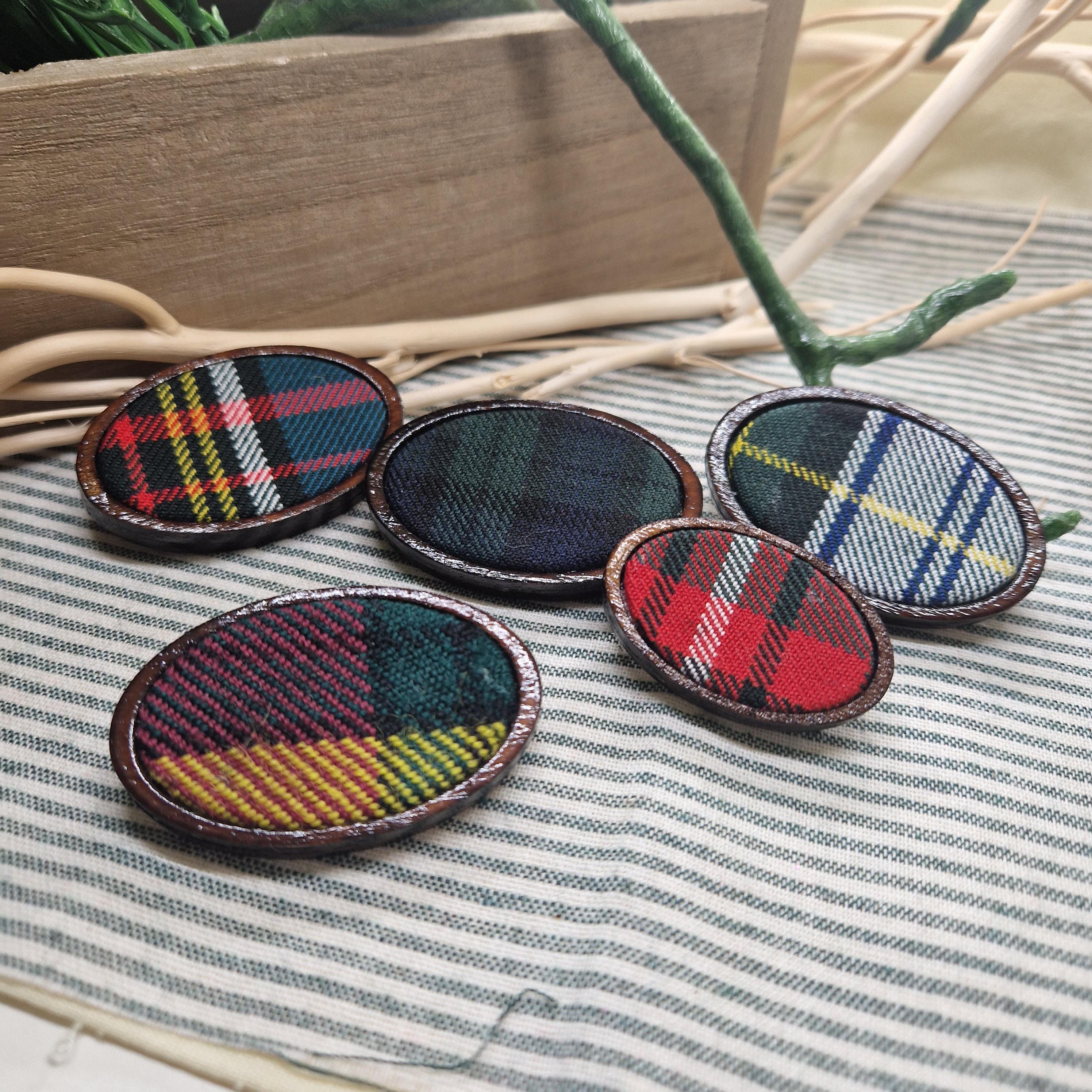 Handmade Rustic Scottish Tartan Brooch – Wood and Wool Brooch – Traditional Clan Tartan from Kilt Offcuts – Scottish Artist Made