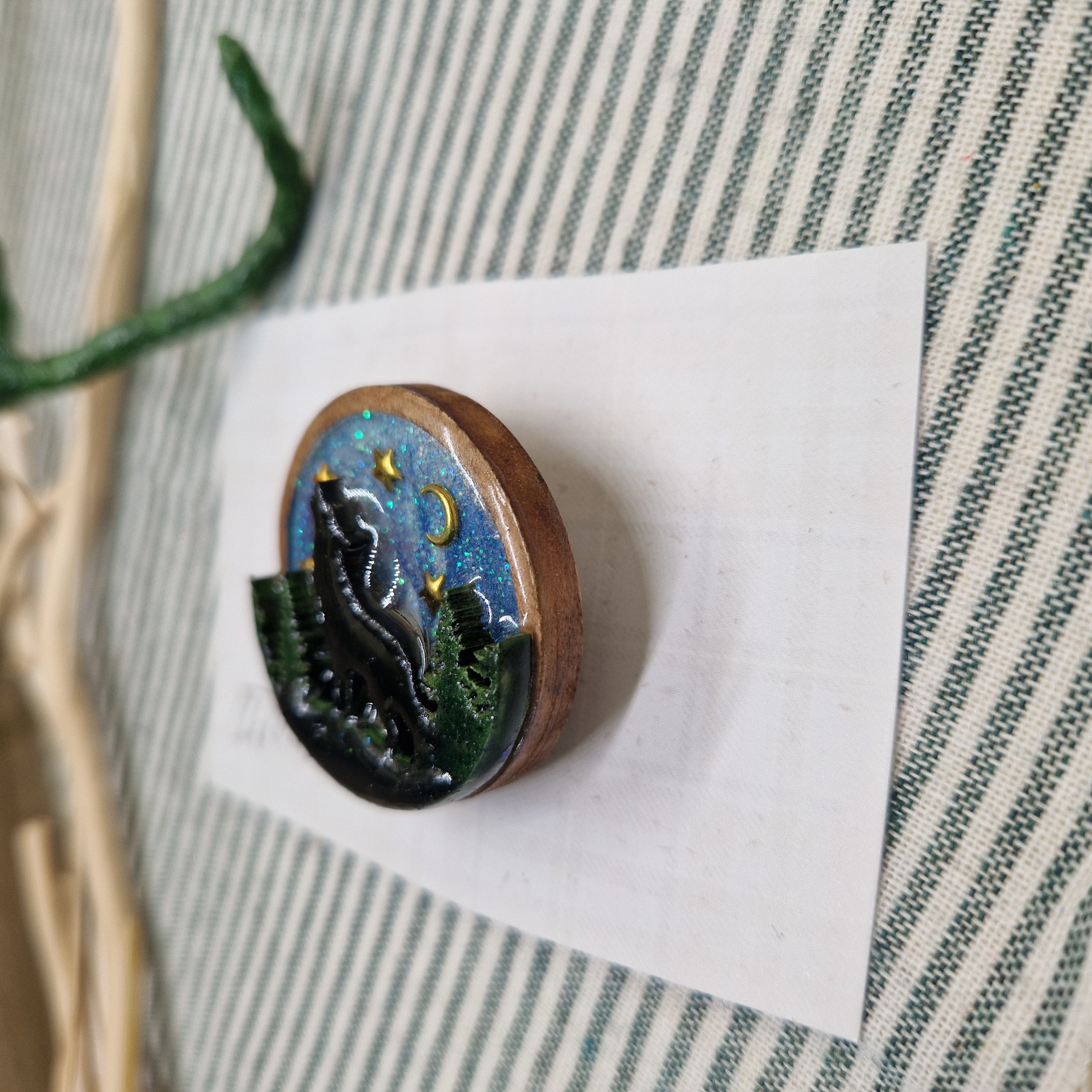 Handmade Wolf Brooch in Wood and Resin – Howling Wolf Night Sky Pin, Celtic Mythology Gift
