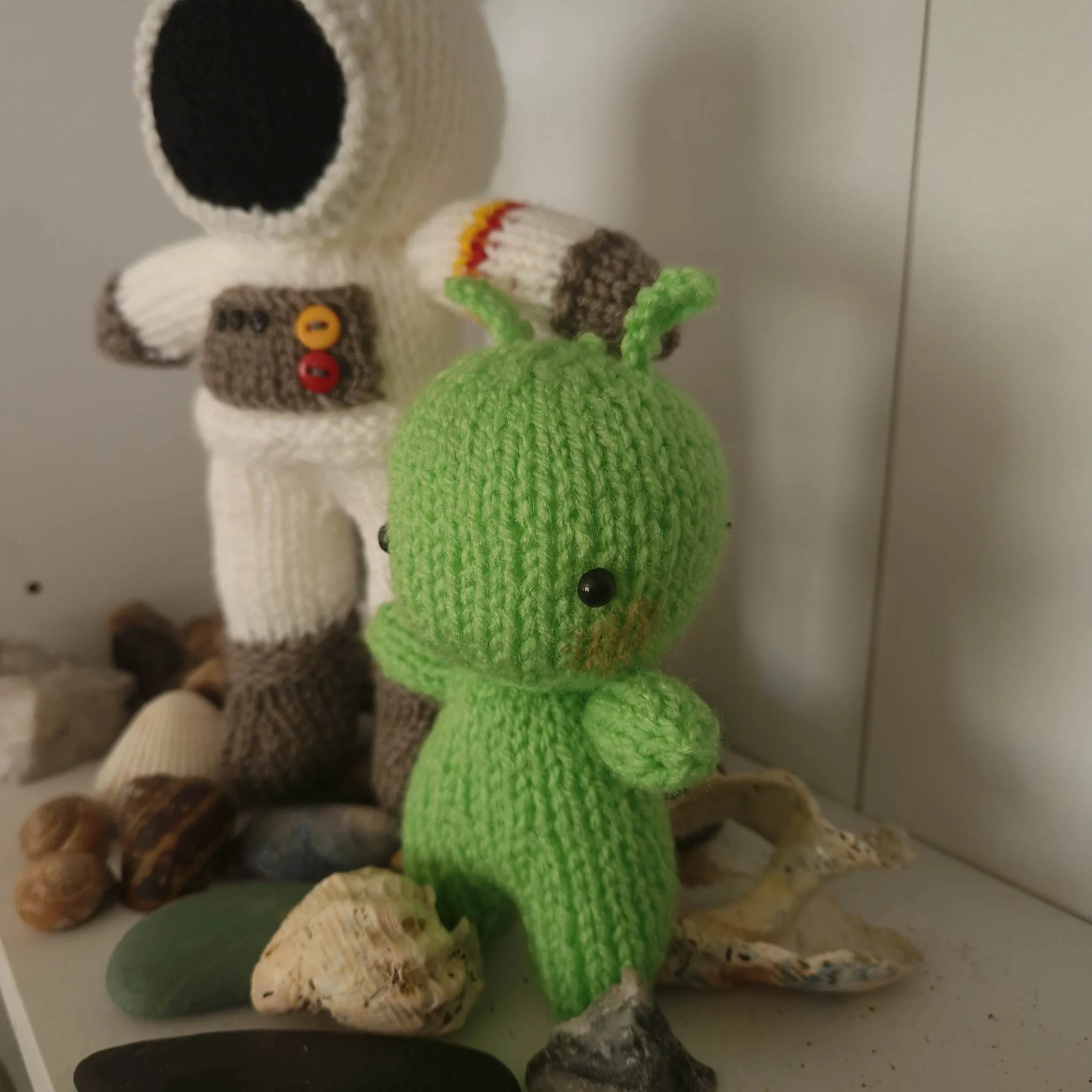 Astronaut & Alien Dolls Knitting Pattern – DIY Space Plush Toys, Handmade Soft Doll Set, Digital PDF Tutorial