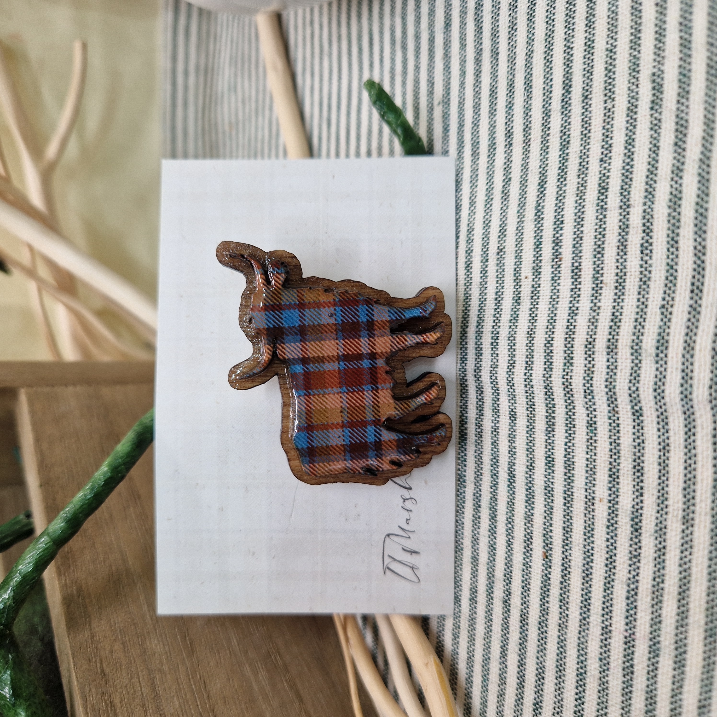 Handmade Highland Cow Brooch in Scottish Tartan Wood and Resin – Celtic Heritage Pin, Scottish Gift