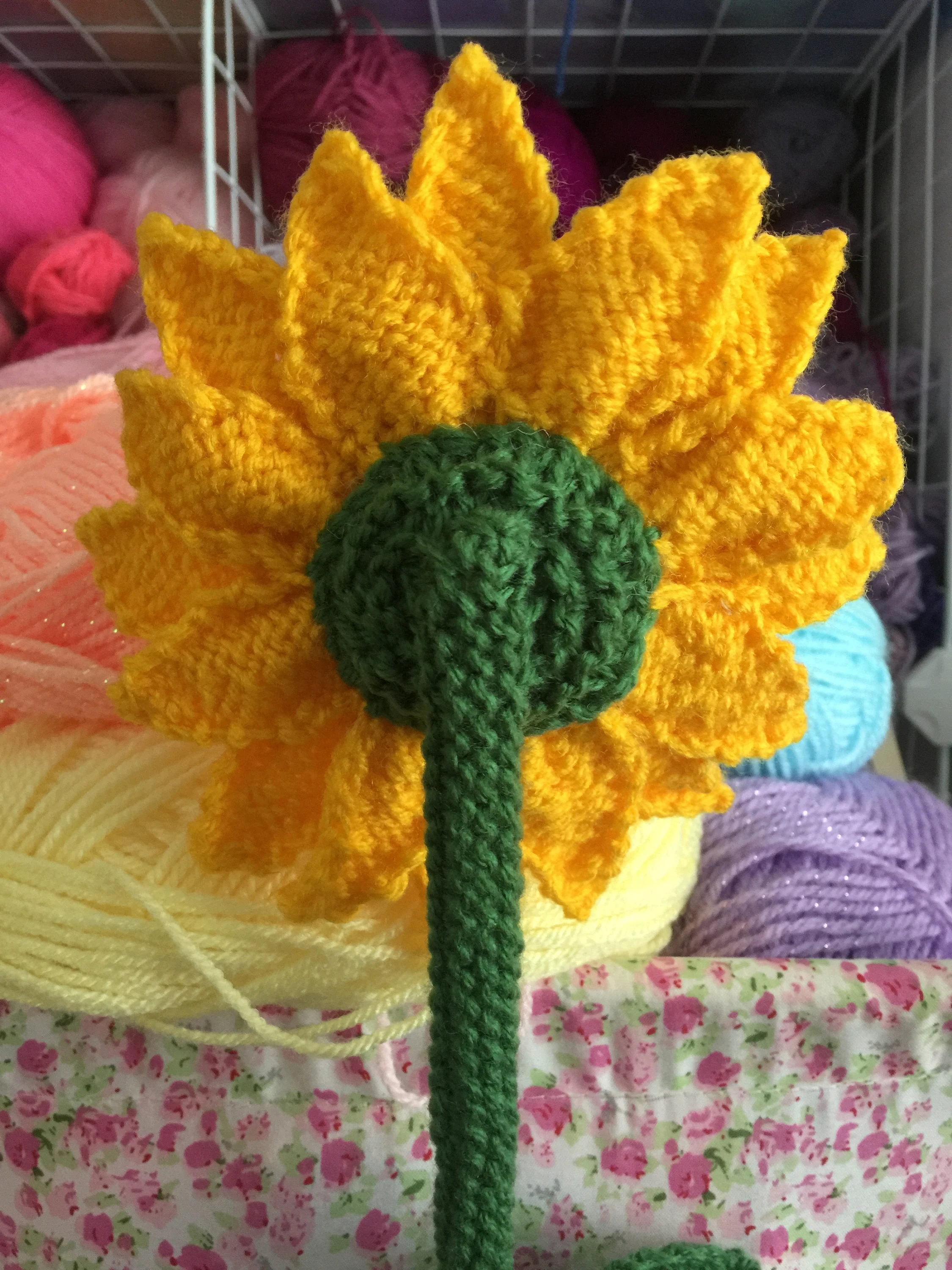 Large Sunflower Knitting Pattern – DIY Flower with Stem, Handmade Home Decor, Soft Toy, Digital PDF Tutorial