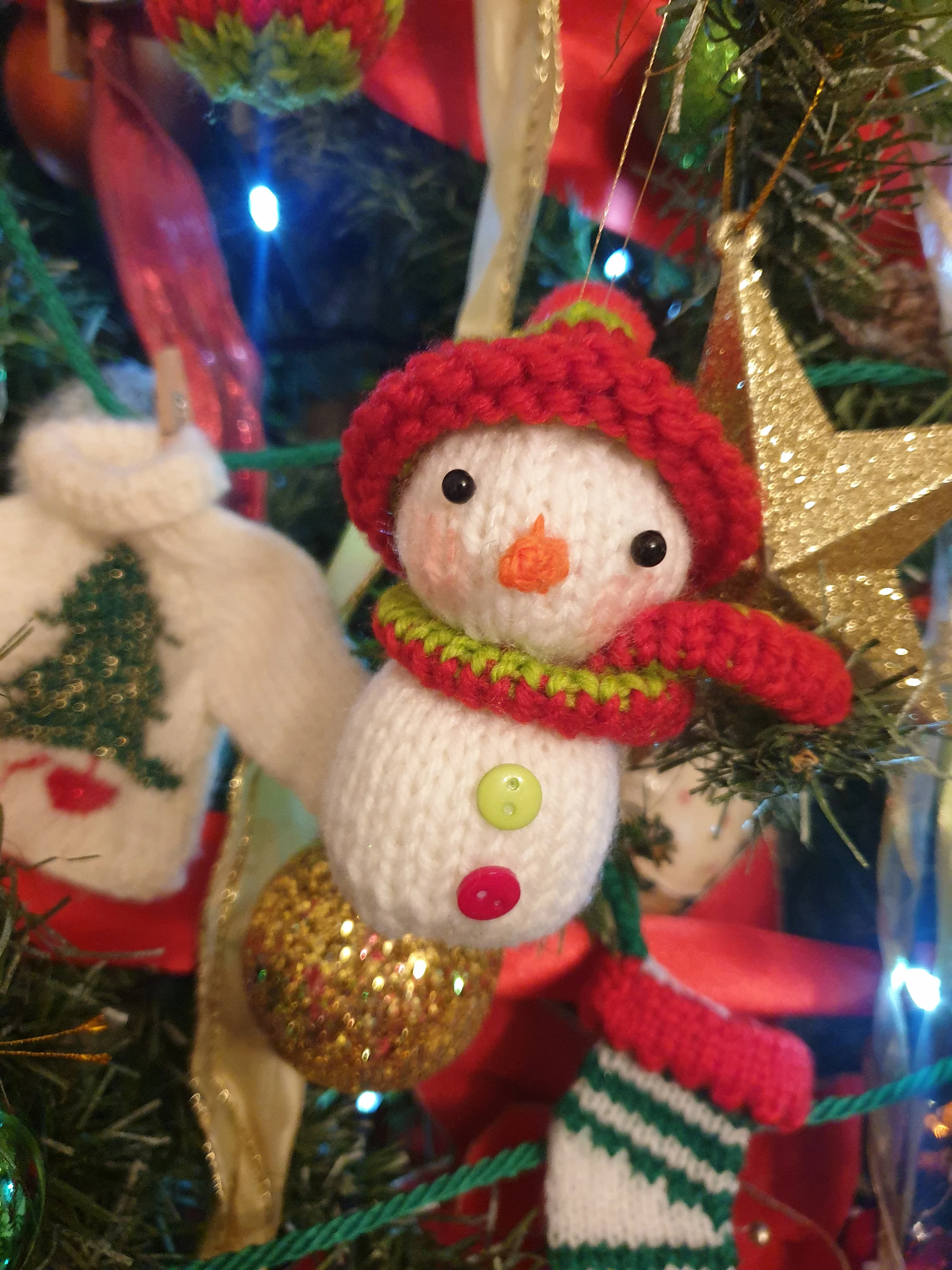 Snowman Christmas Ornament Knitting Pattern – Flat-Knit Festive Decoration PDF