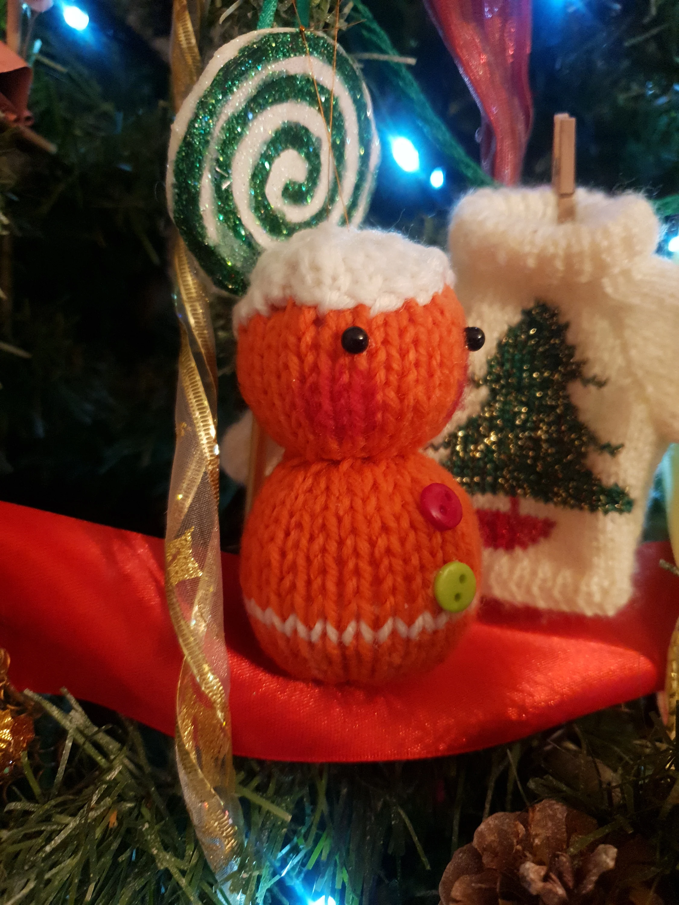 Gingerbread Man Christmas Ornament Knitting Pattern – Flat-Knit PDF Decoration